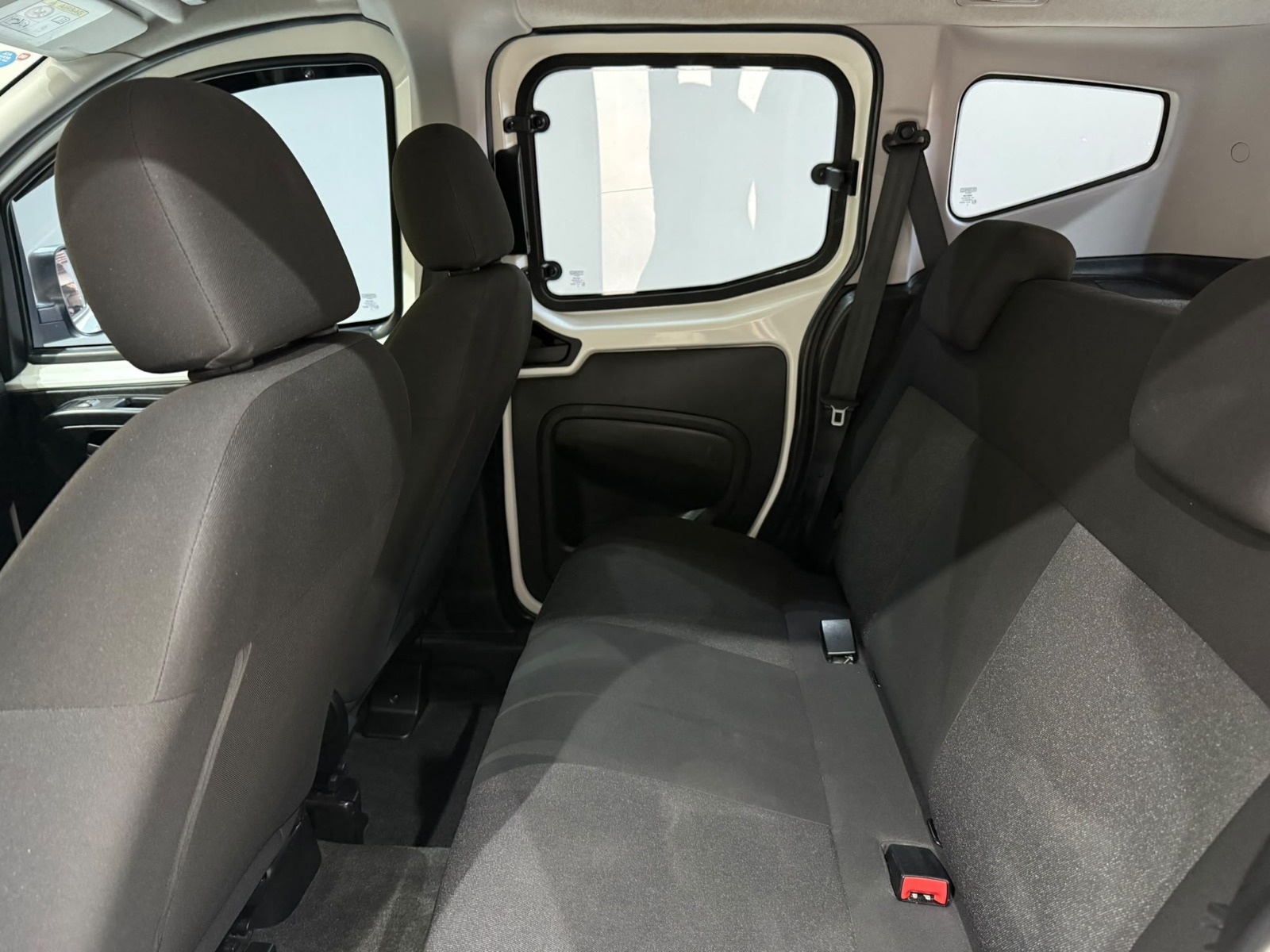 2024 Dizel Manuel Fiat Fiorino Combi Beyaz Gürel Tasarım Aksesuar Otomotiv San. Tic. Ltd. Şti.