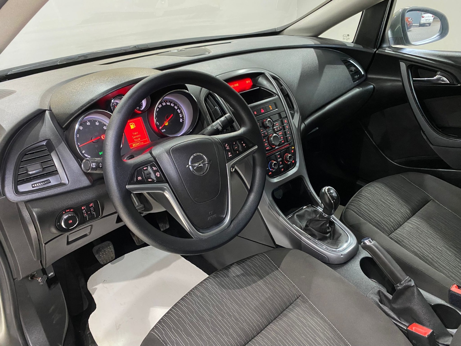 2017 Benzin Manuel Opel Astra Gri Gürel Tasarım Aksesuar Otomotiv San. Tic. Ltd. Şti.