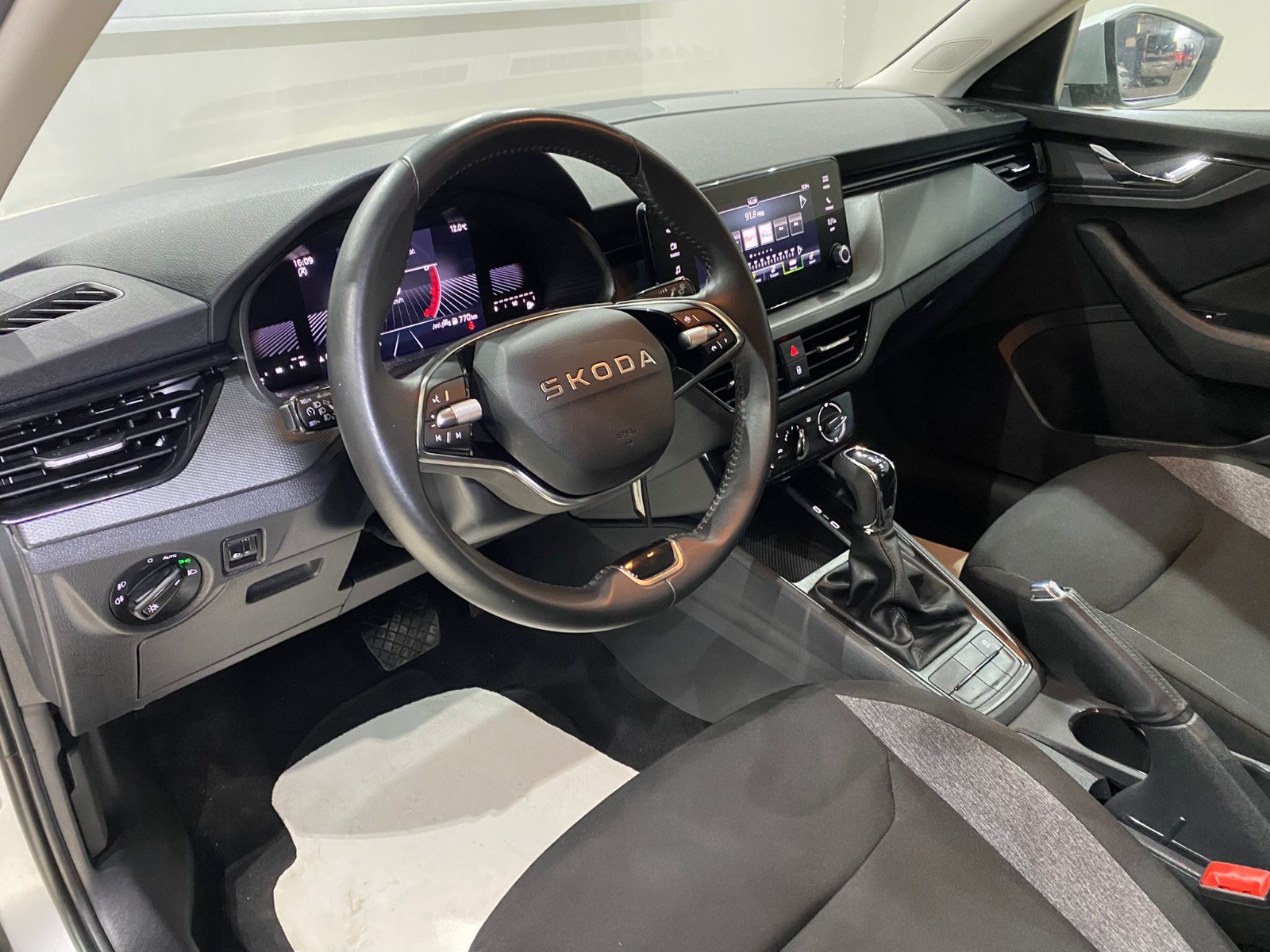 2025 Benzin Otomatik Skoda Scala Gümüş Gri Gürel Tasarım Aksesuar Otomotiv San. Tic. Ltd. Şti.