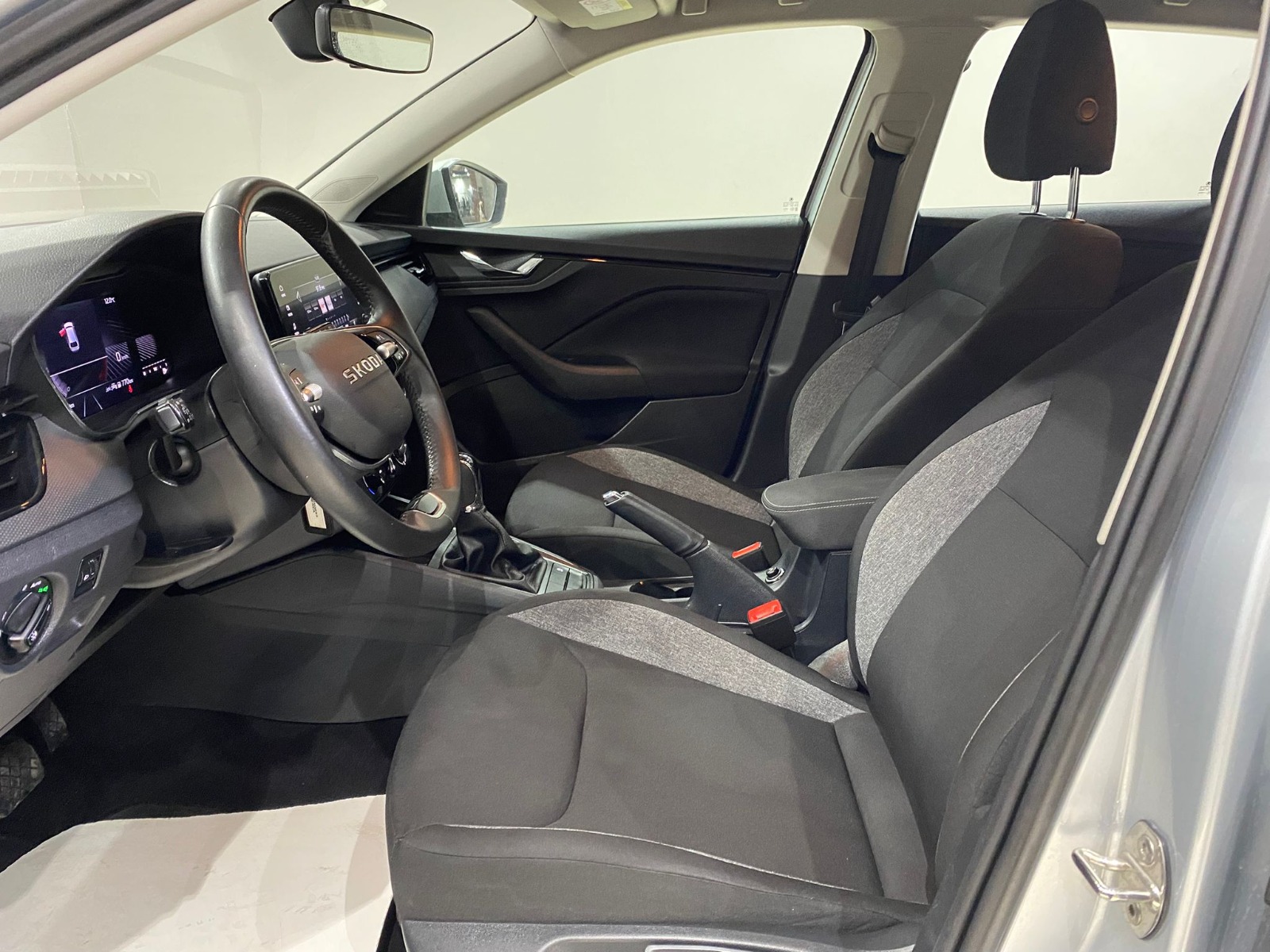 2025 Benzin Otomatik Skoda Scala Gümüş Gri Gürel Tasarım Aksesuar Otomotiv San. Tic. Ltd. Şti.