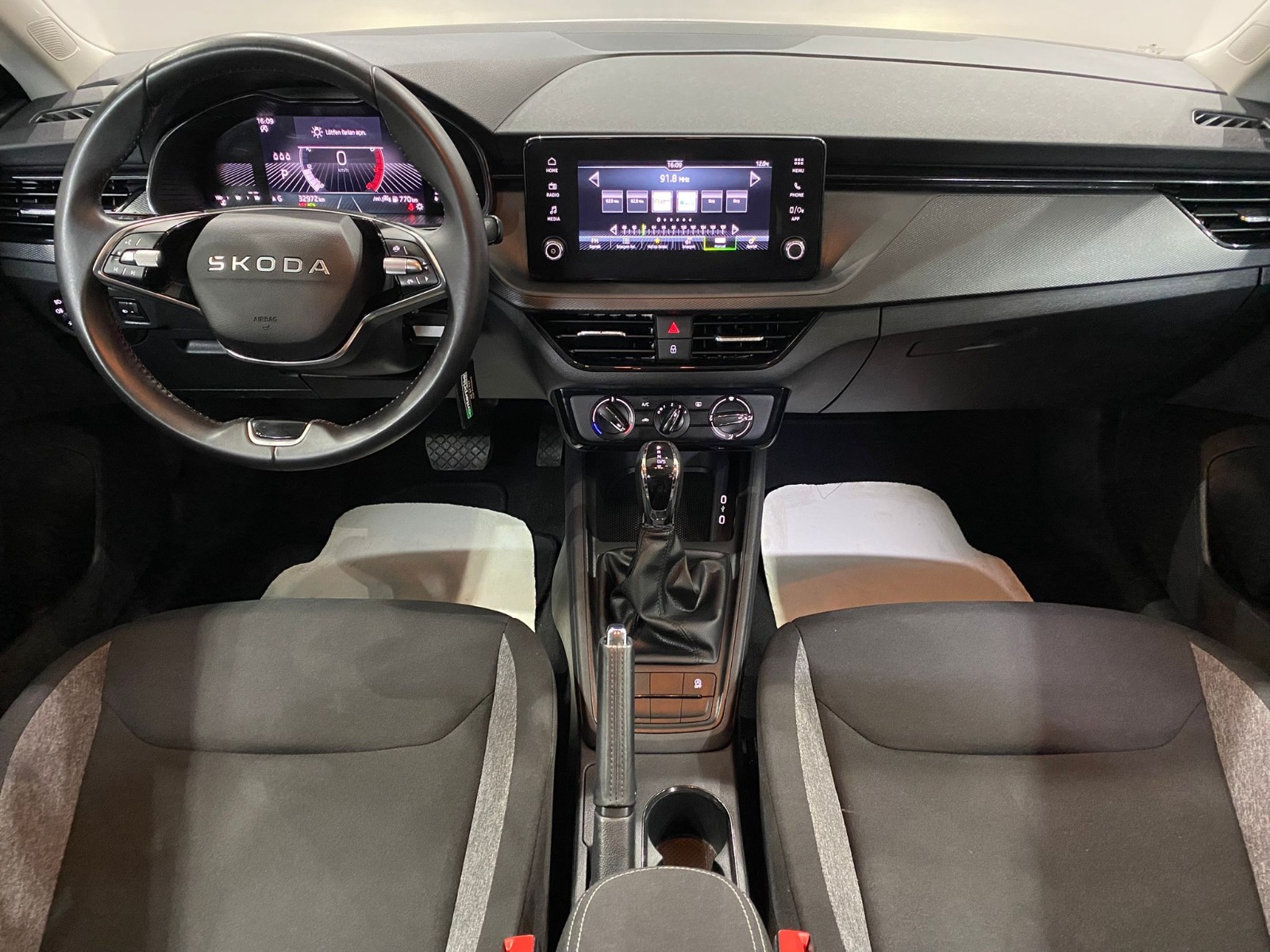 2025 Benzin Otomatik Skoda Scala Gümüş Gri Gürel Tasarım Aksesuar Otomotiv San. Tic. Ltd. Şti.