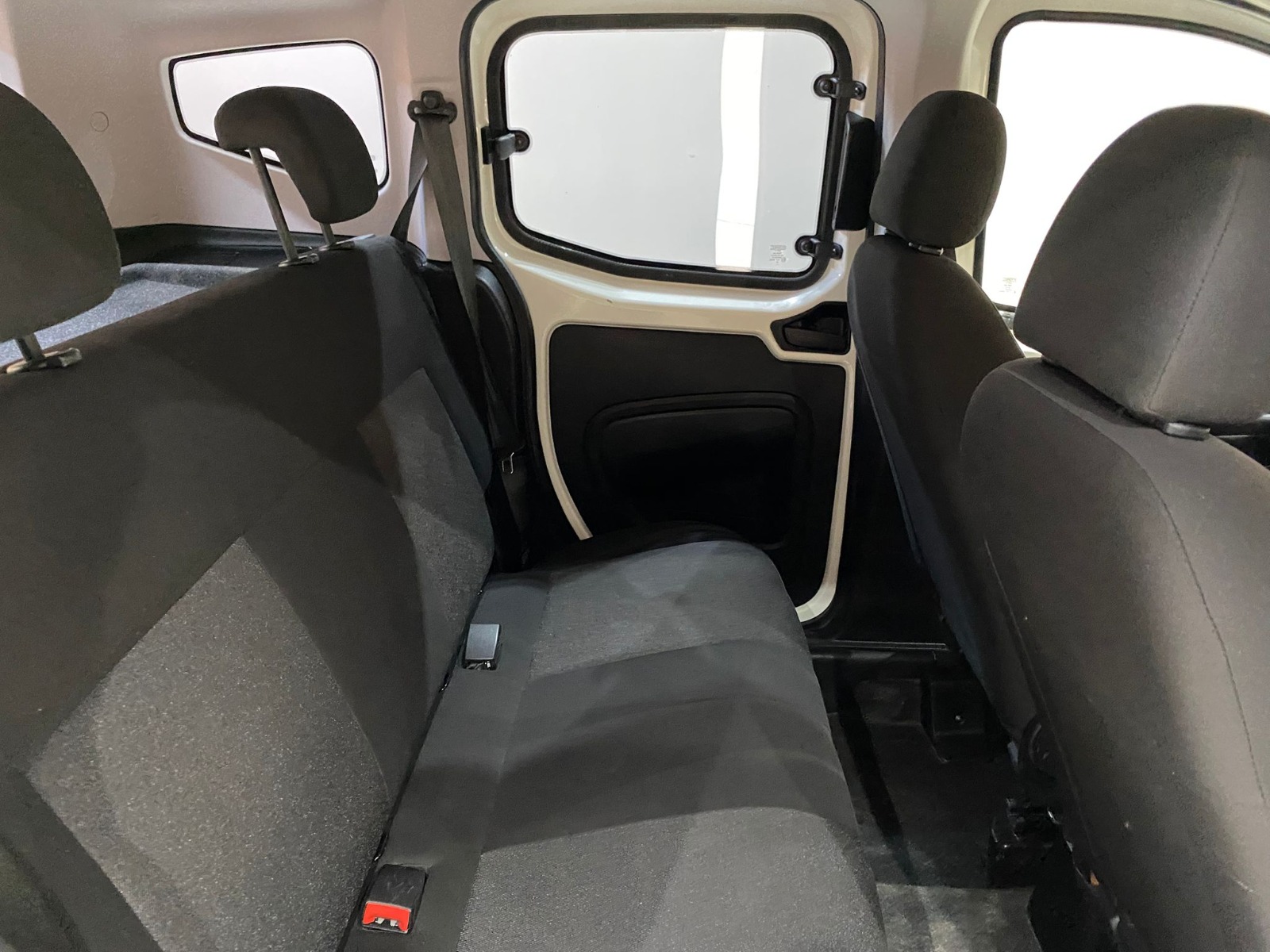2022 Dizel Manuel Fiat Fiorino Combi Beyaz Gürel Tasarım Aksesuar Otomotiv San. Tic. Ltd. Şti.