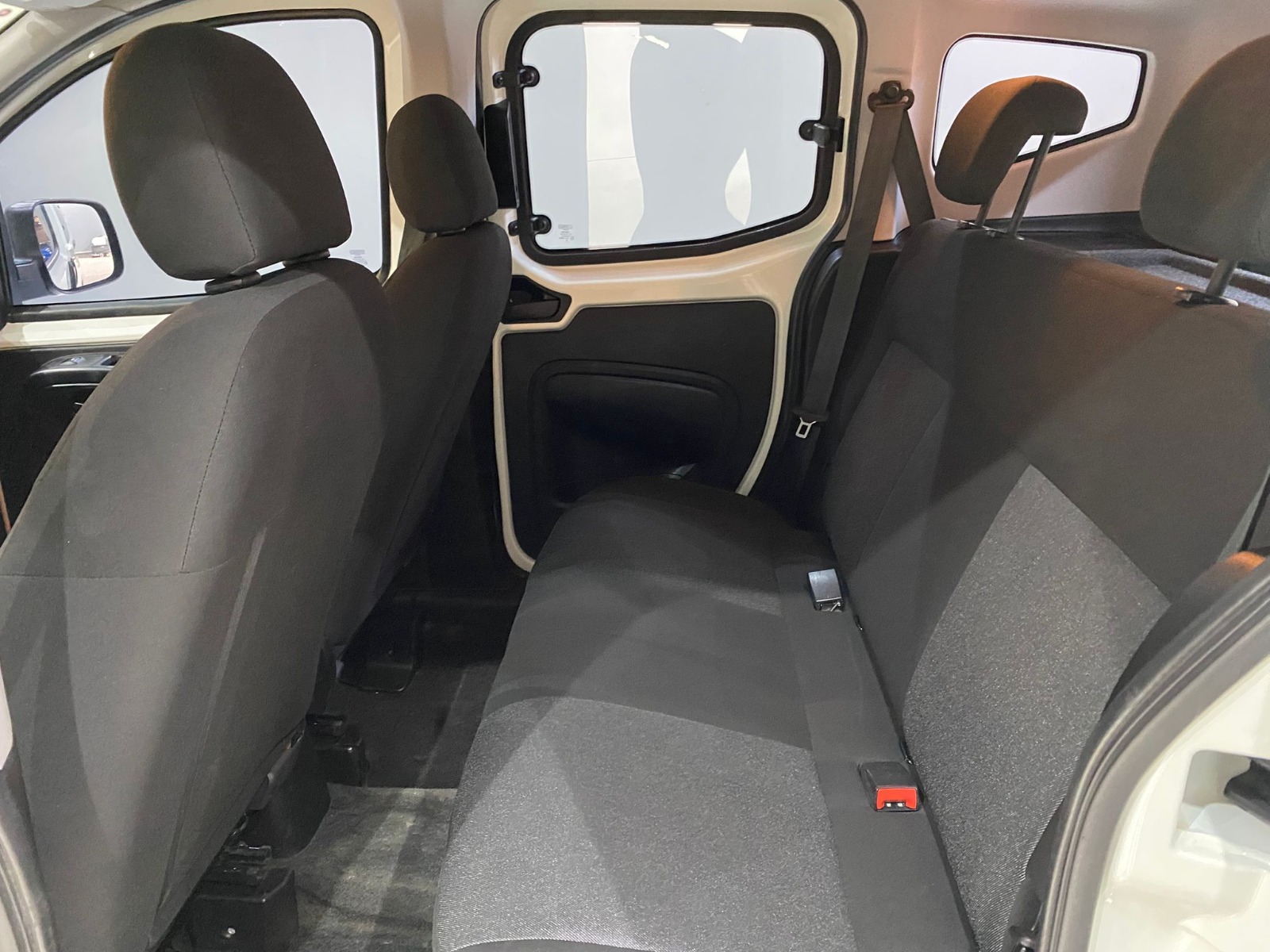 2022 Dizel Manuel Fiat Fiorino Combi Beyaz Gürel Tasarım Aksesuar Otomotiv San. Tic. Ltd. Şti.