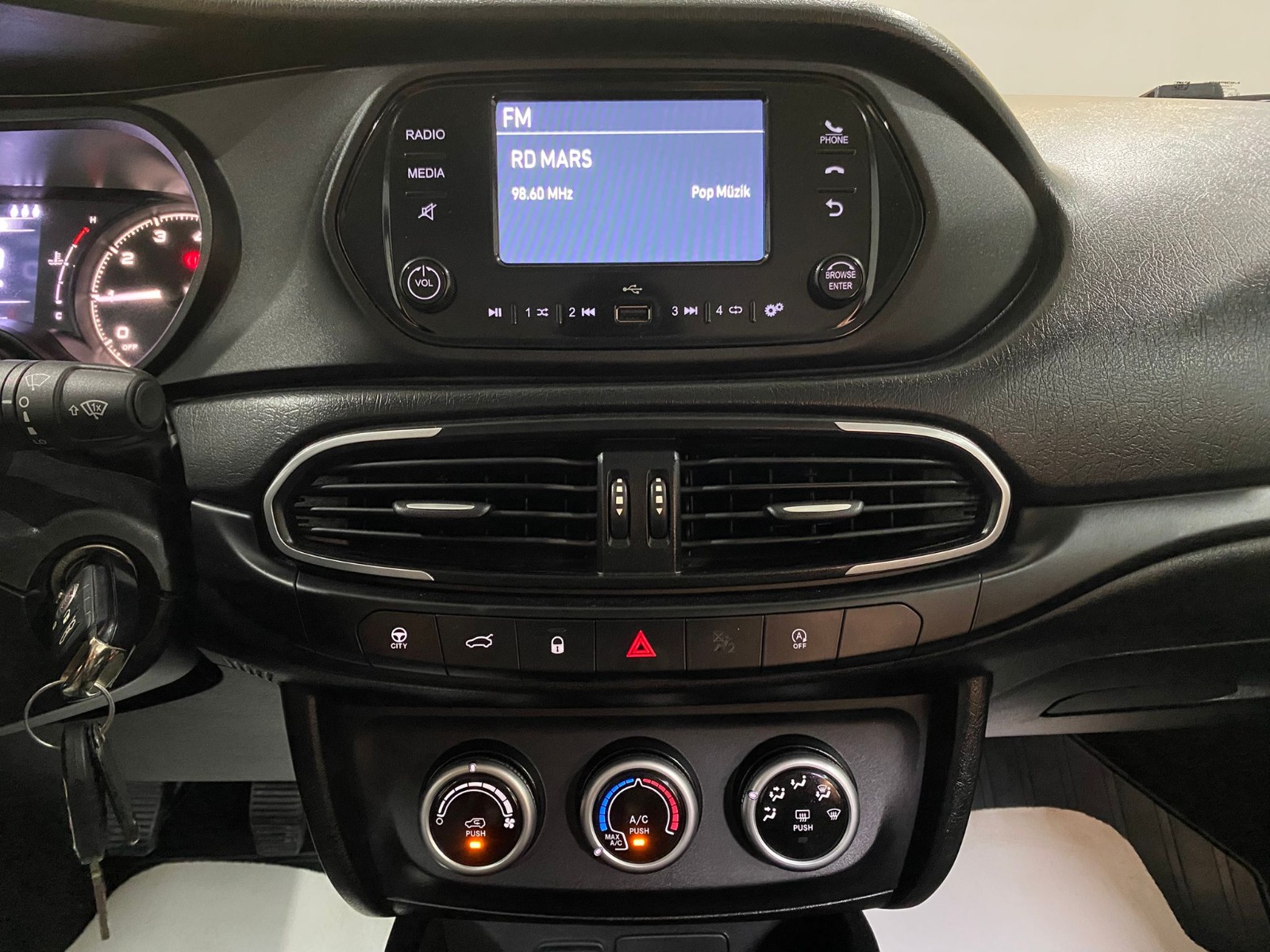 2023 Dizel Manuel Fiat Egea Beyaz Gürel Tasarım Aksesuar Otomotiv San. Tic. Ltd. Şti.