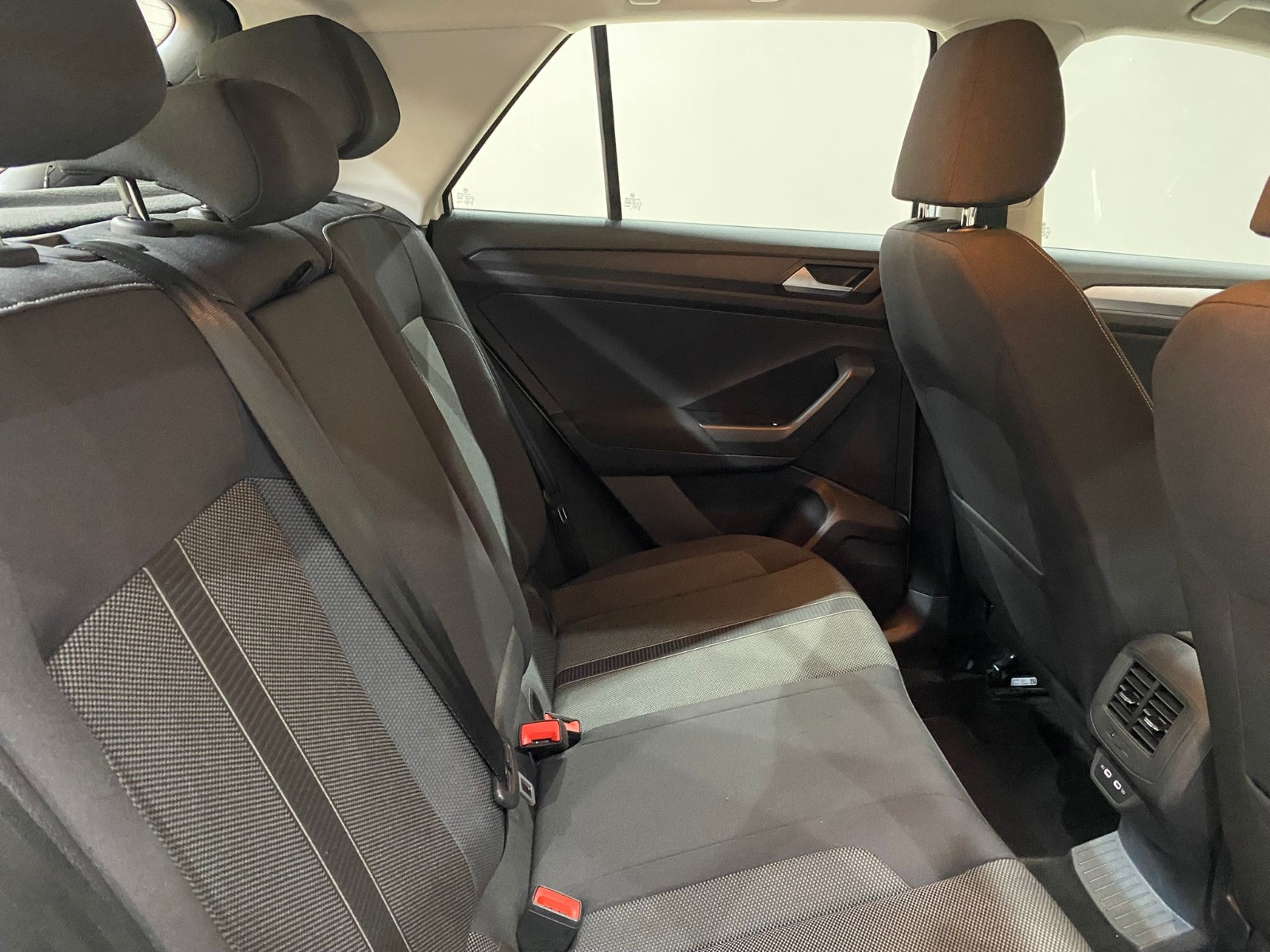 2022 Benzin Otomatik Volkswagen T-Roc Beyaz Gürel Tasarım Aksesuar Otomotiv San. Tic. Ltd. Şti.