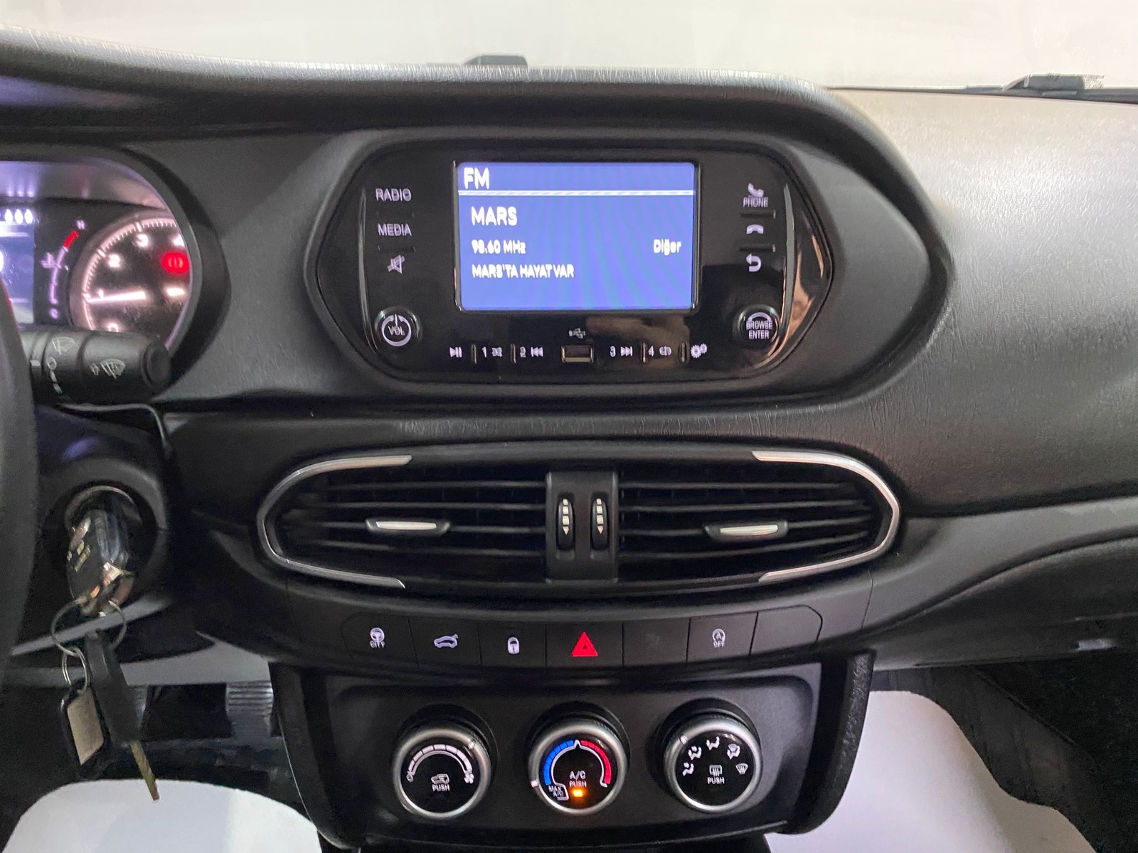 2023 Dizel Manuel Fiat Egea Beyaz Gürel Tasarım Aksesuar Otomotiv San. Tic. Ltd. Şti.