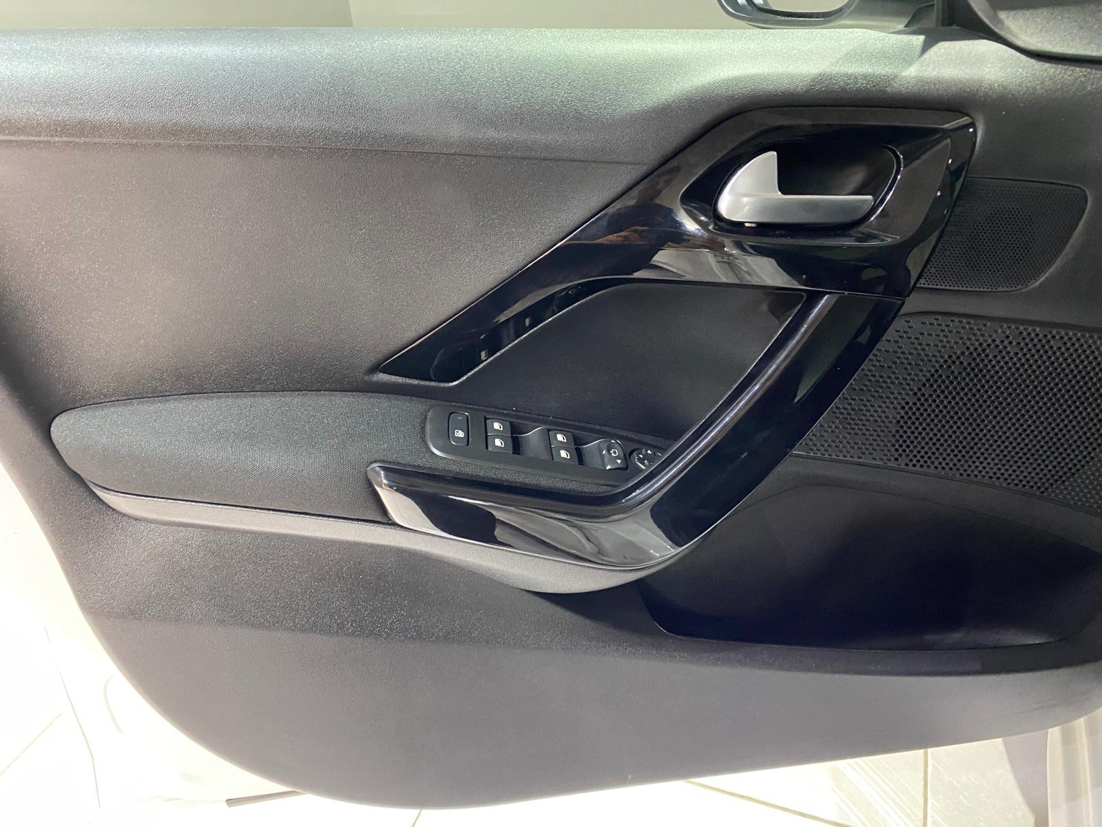 2020 Dizel Manuel Peugeot 208 Beyaz Gürel Tasarım Aksesuar Otomotiv San. Tic. Ltd. Şti.