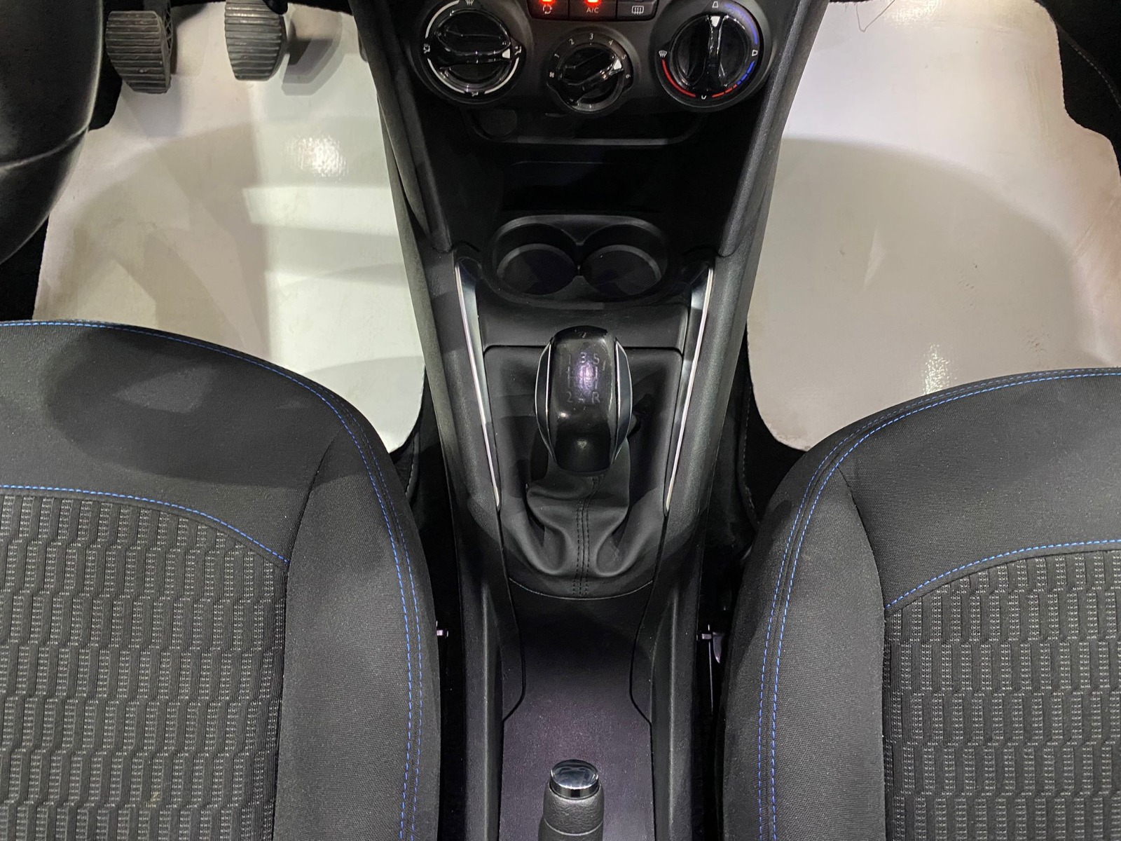2020 Dizel Manuel Peugeot 208 Beyaz Gürel Tasarım Aksesuar Otomotiv San. Tic. Ltd. Şti.