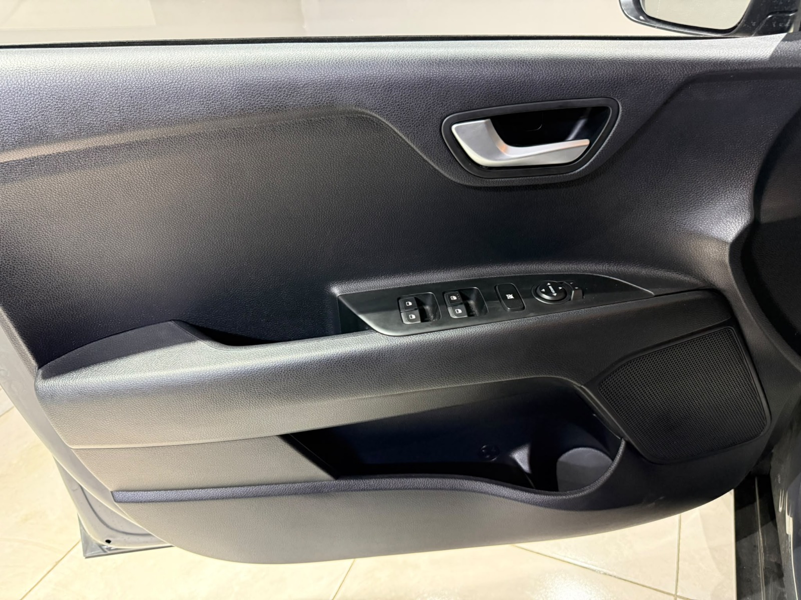 2023 Benzin Otomatik Kia Stonic Gri Gürel Tasarım Aksesuar Otomotiv San. Tic. Ltd. Şti.
