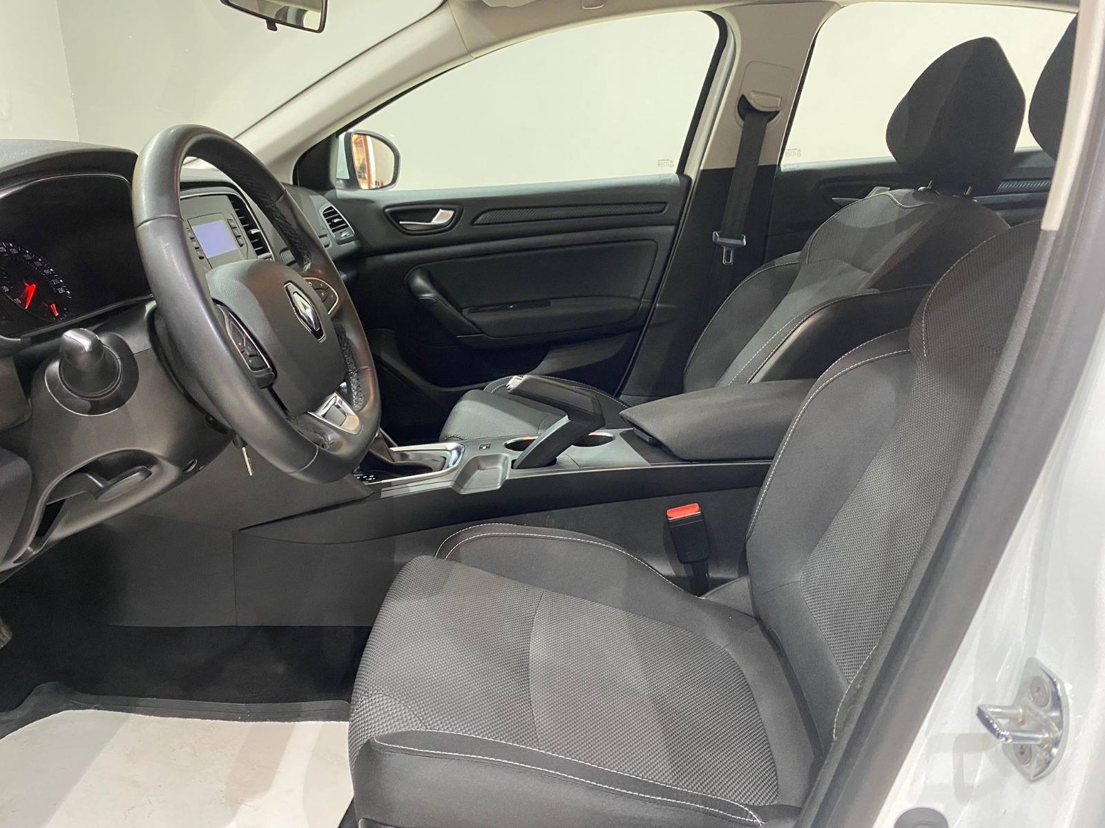 2021 Benzin Otomatik Renault Megane Beyaz Gürel Tasarım Aksesuar Otomotiv San. Tic. Ltd. Şti.