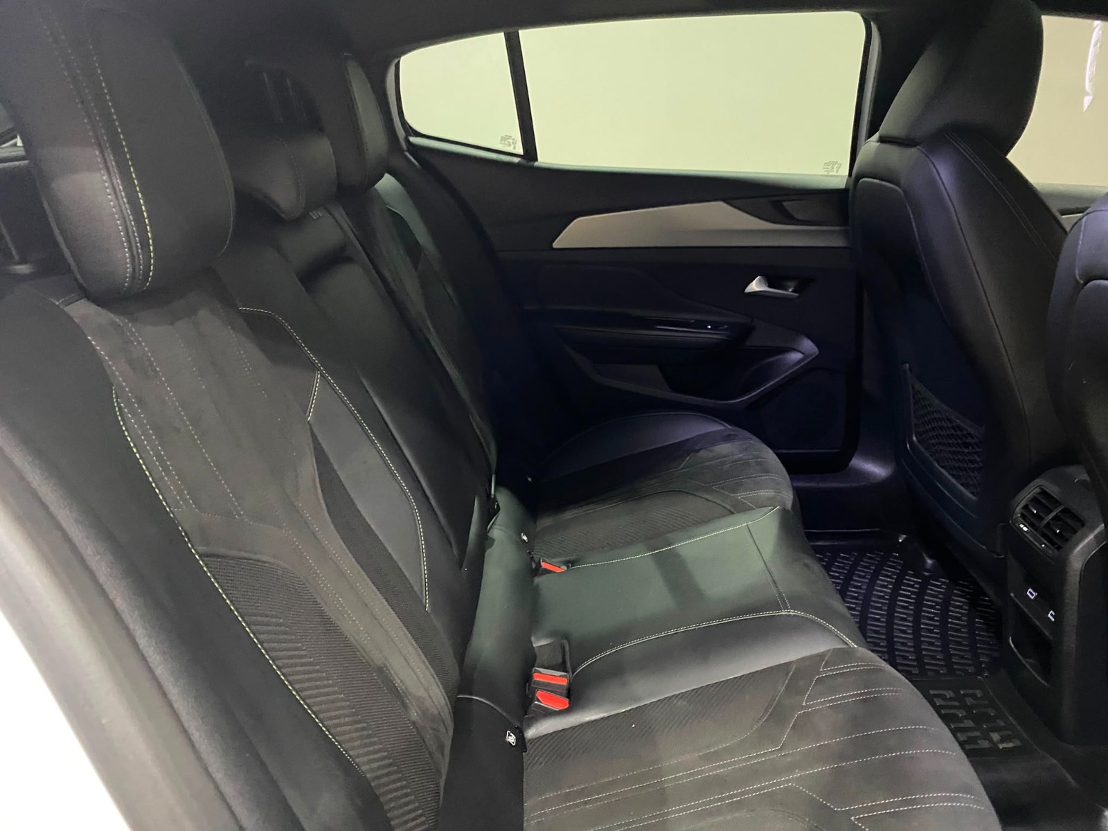 2023 Benzin Otomatik Peugeot 408 Beyaz Gürel Tasarım Aksesuar Otomotiv San. Tic. Ltd. Şti.