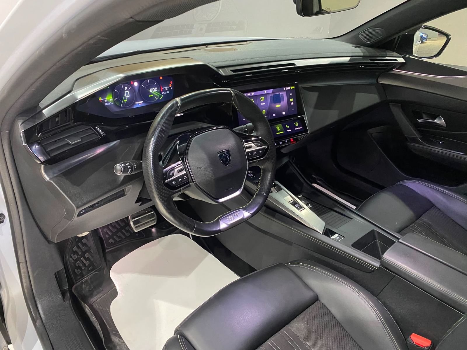 2023 Benzin Otomatik Peugeot 408 Beyaz Gürel Tasarım Aksesuar Otomotiv San. Tic. Ltd. Şti.
