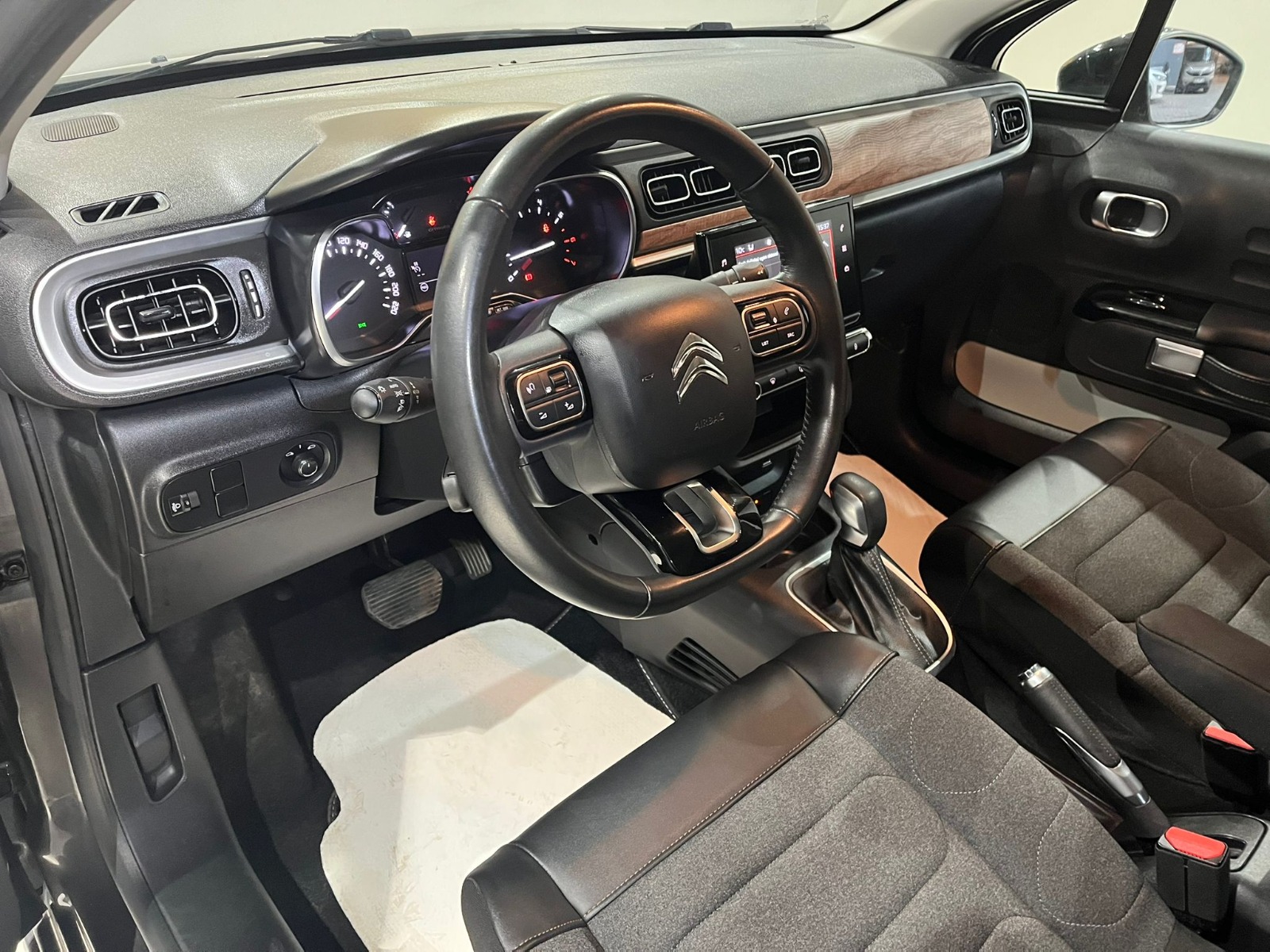 2023 Benzin Otomatik Citroen C3 Gri Gürel Tasarım Aksesuar Otomotiv San. Tic. Ltd. Şti.