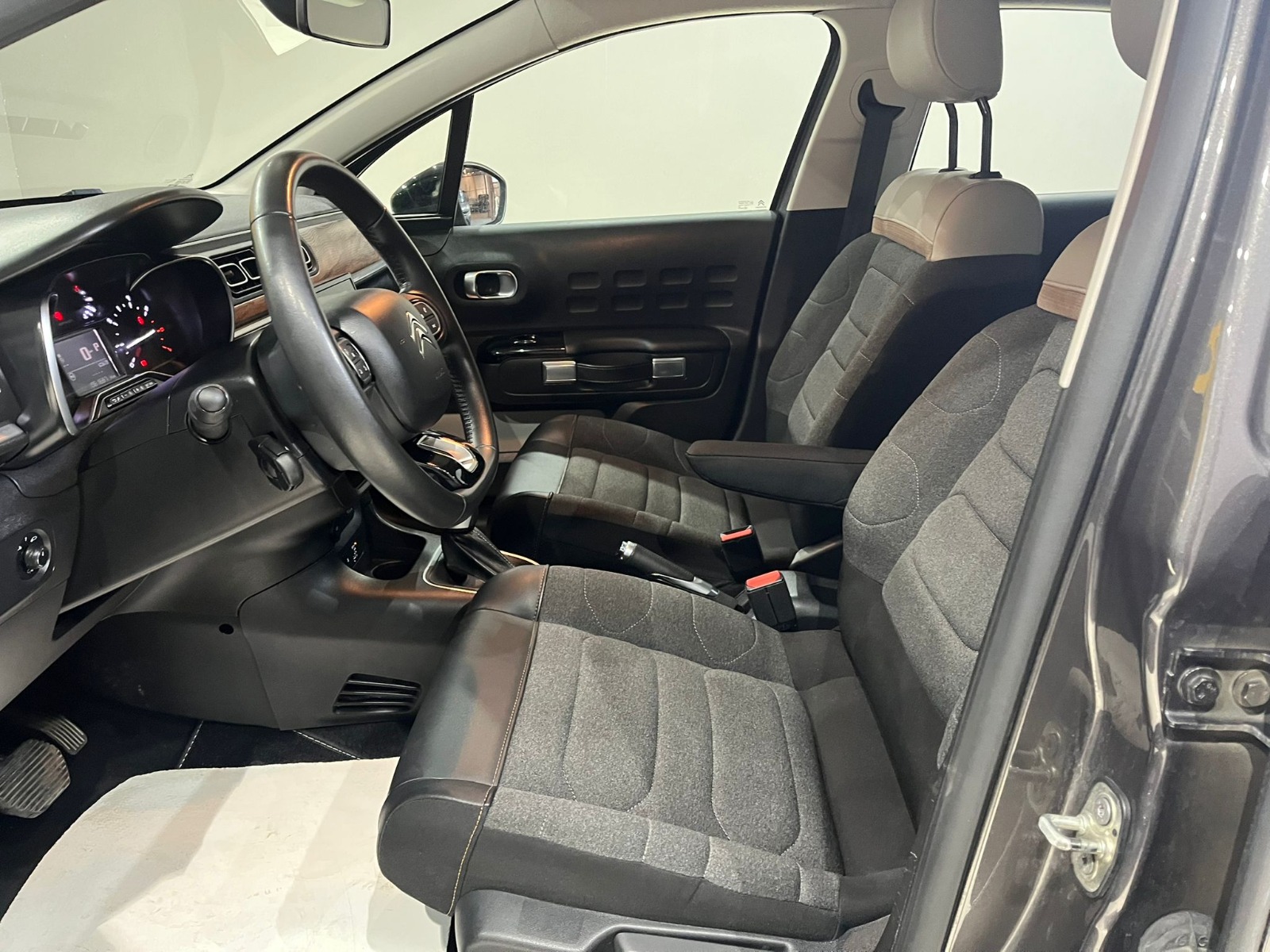 2023 Benzin Otomatik Citroen C3 Gri Gürel Tasarım Aksesuar Otomotiv San. Tic. Ltd. Şti.