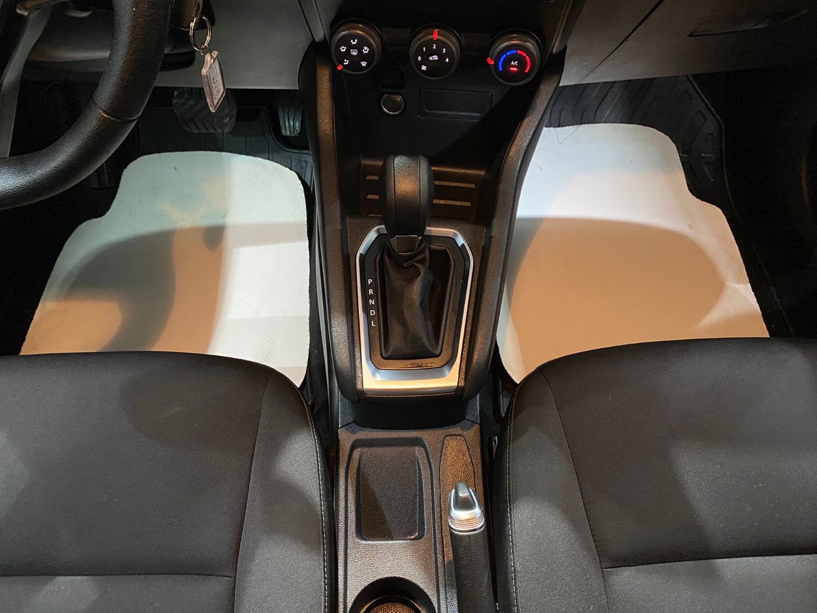 2023 Benzin Otomatik Renault Clio Mavi Gürel Tasarım Aksesuar Otomotiv San. Tic. Ltd. Şti.