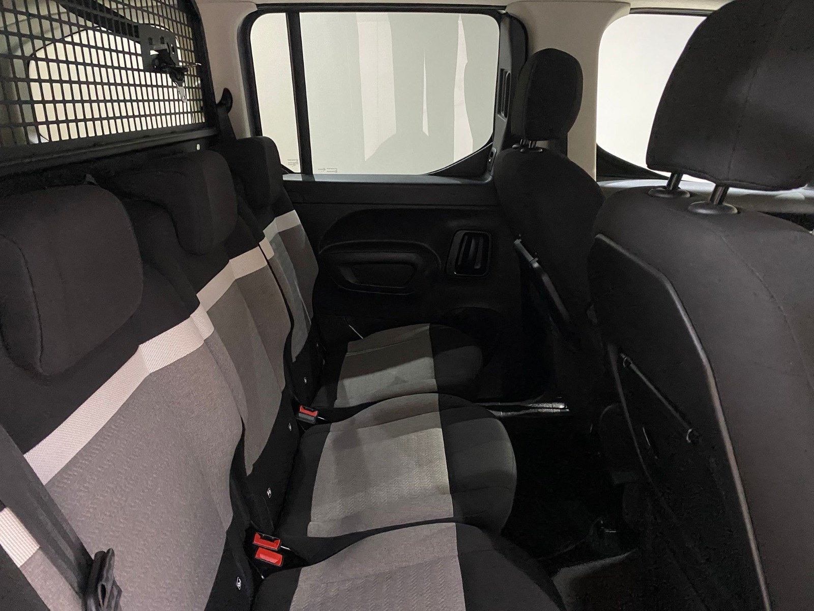 2024 Dizel Otomatik Citroen Berlingo Gri Gürel Tasarım Aksesuar Otomotiv San. Tic. Ltd. Şti.