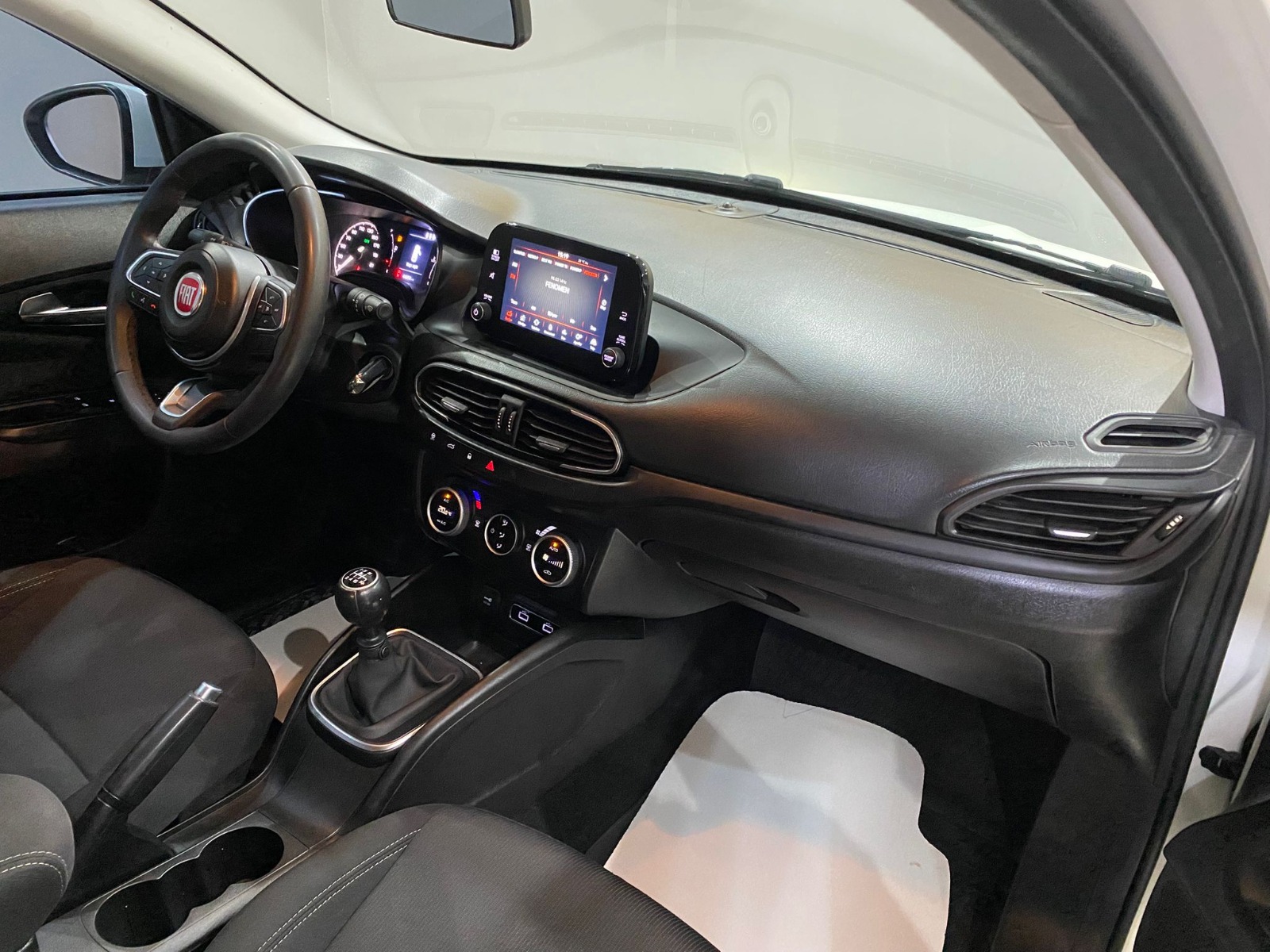 2022 Benzin Manuel Fiat Egea Beyaz Gürel Tasarım Aksesuar Otomotiv San. Tic. Ltd. Şti.