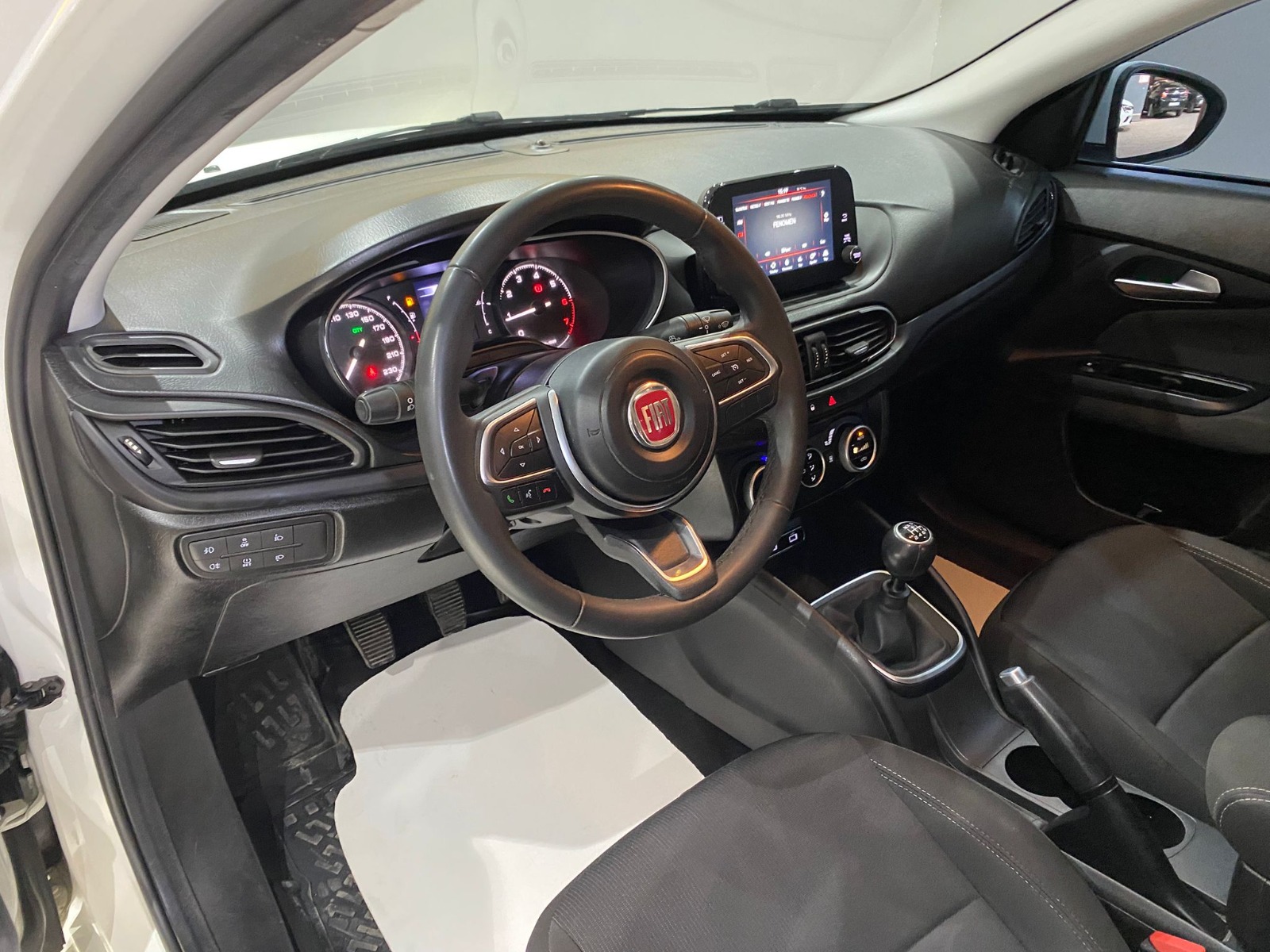 2022 Benzin Manuel Fiat Egea Beyaz Gürel Tasarım Aksesuar Otomotiv San. Tic. Ltd. Şti.