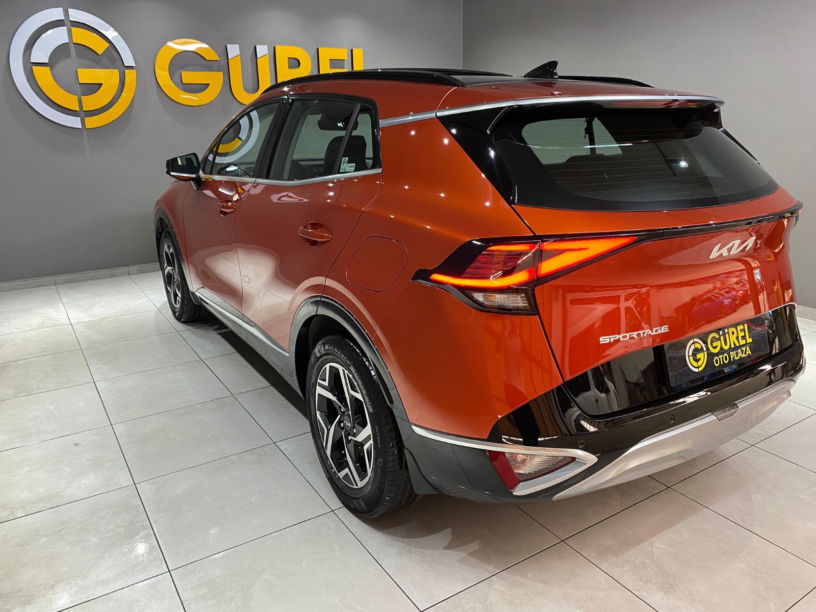 2022 MHEV Otomatik Kia Sportage Turuncu Gürel Tasarım Aksesuar Otomotiv San. Tic. Ltd. Şti.