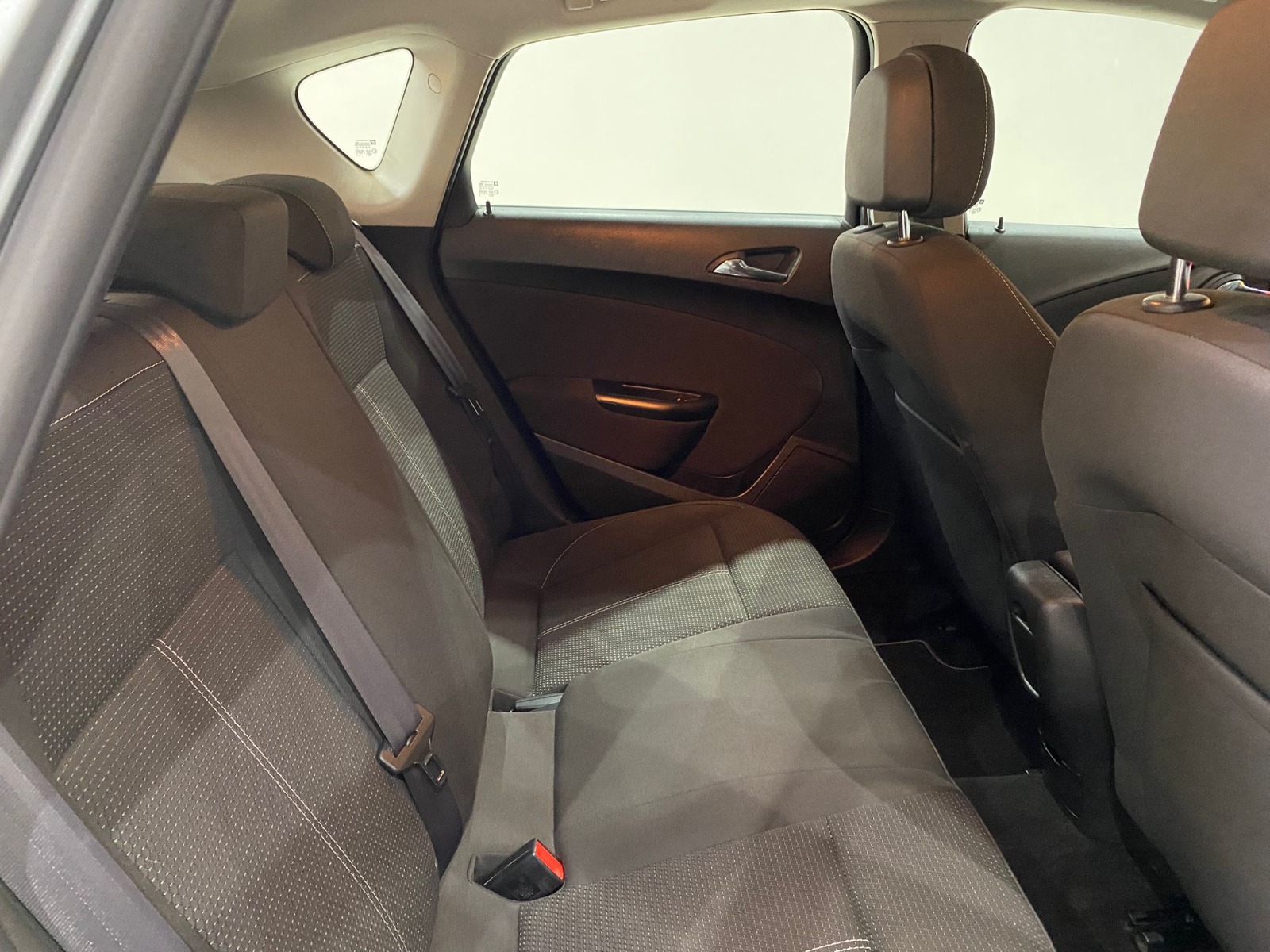 2015 Benzin Manuel Opel Astra Gri Gürel Tasarım Aksesuar Otomotiv San. Tic. Ltd. Şti.