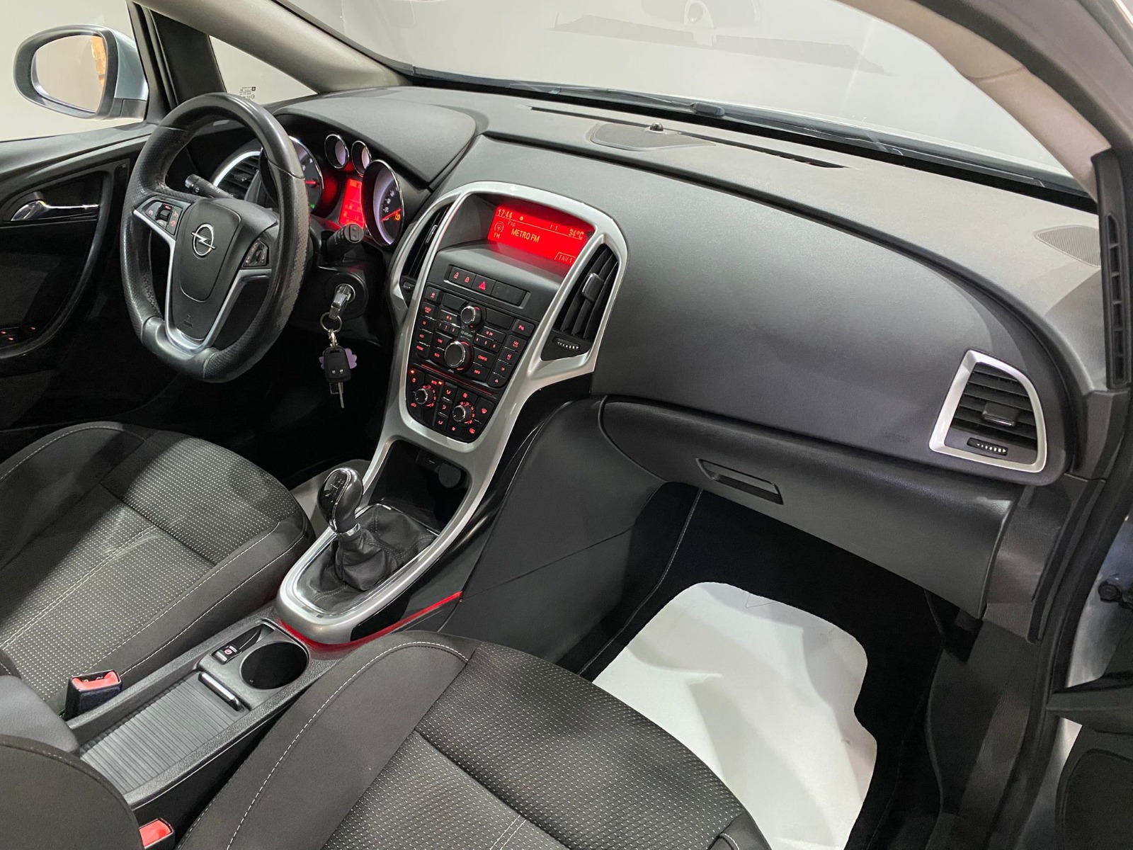 2015 Benzin Manuel Opel Astra Gri Gürel Tasarım Aksesuar Otomotiv San. Tic. Ltd. Şti.
