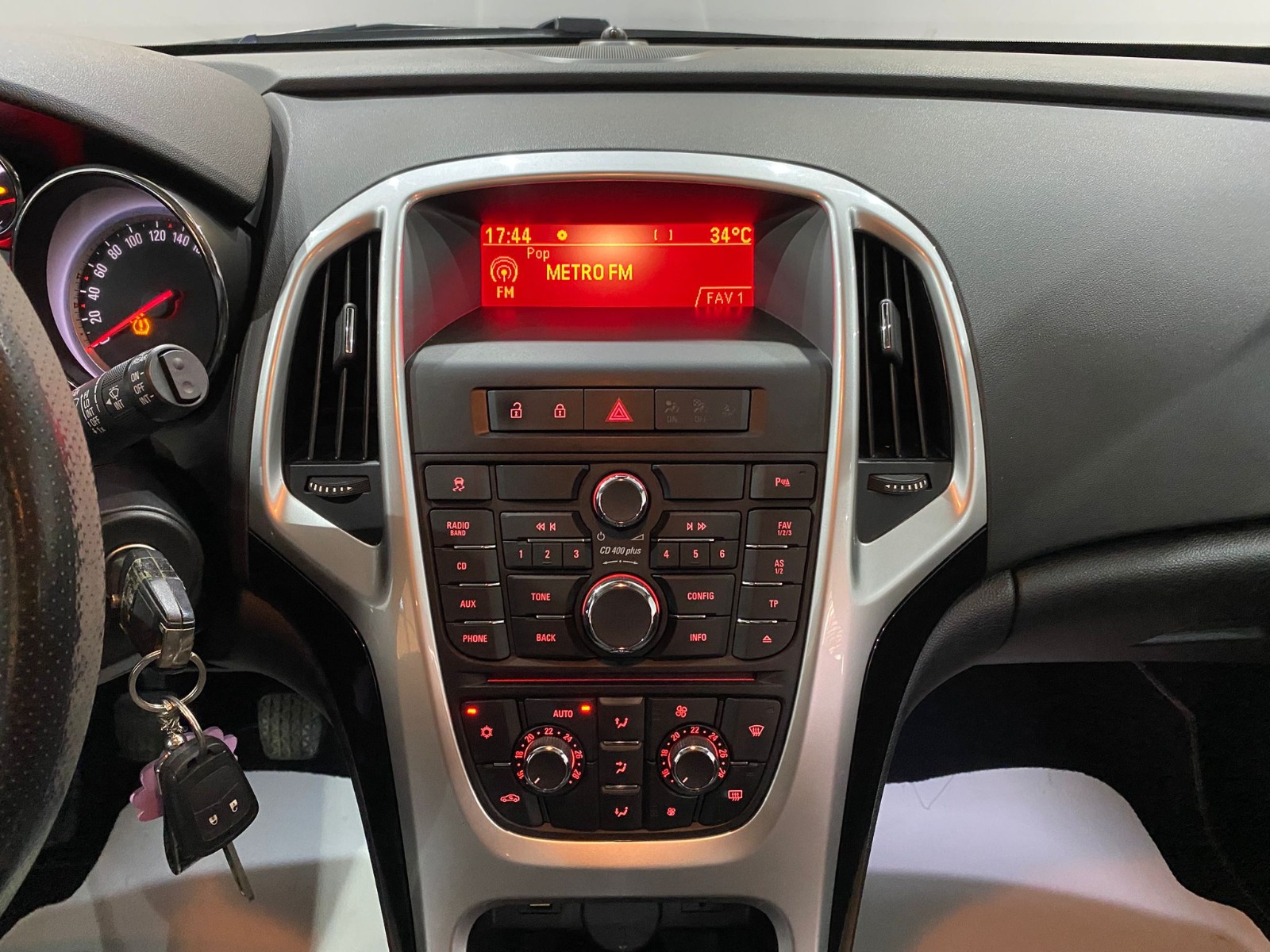 2015 Benzin Manuel Opel Astra Gri Gürel Tasarım Aksesuar Otomotiv San. Tic. Ltd. Şti.
