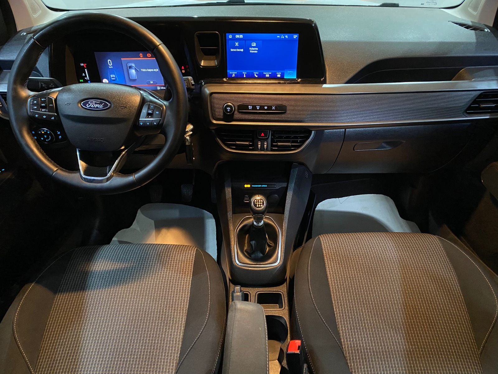 2024 Dizel Manuel Ford Tourneo Courier Beyaz Gürel Tasarım Aksesuar Otomotiv San. Tic. Ltd. Şti.