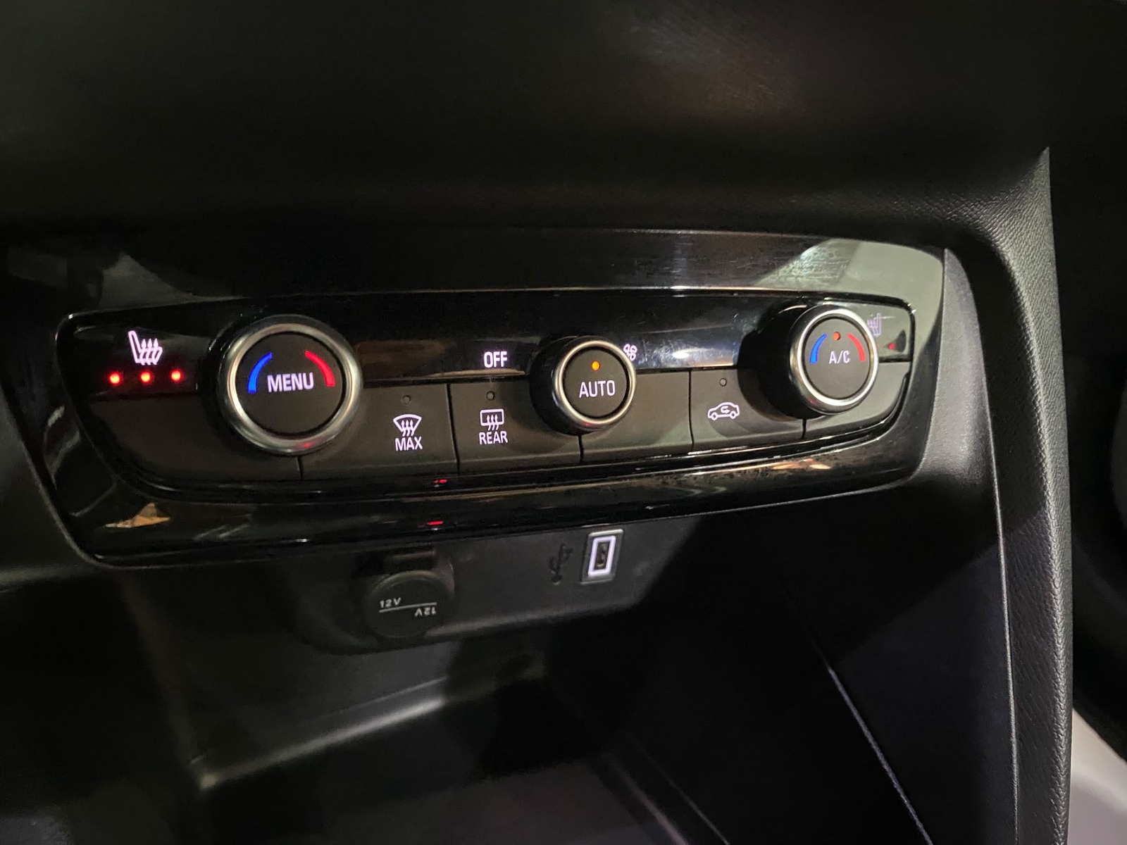 2025 Benzin Otomatik Opel Corsa Kırmızı Gürel Tasarım Aksesuar Otomotiv San. Tic. Ltd. Şti.