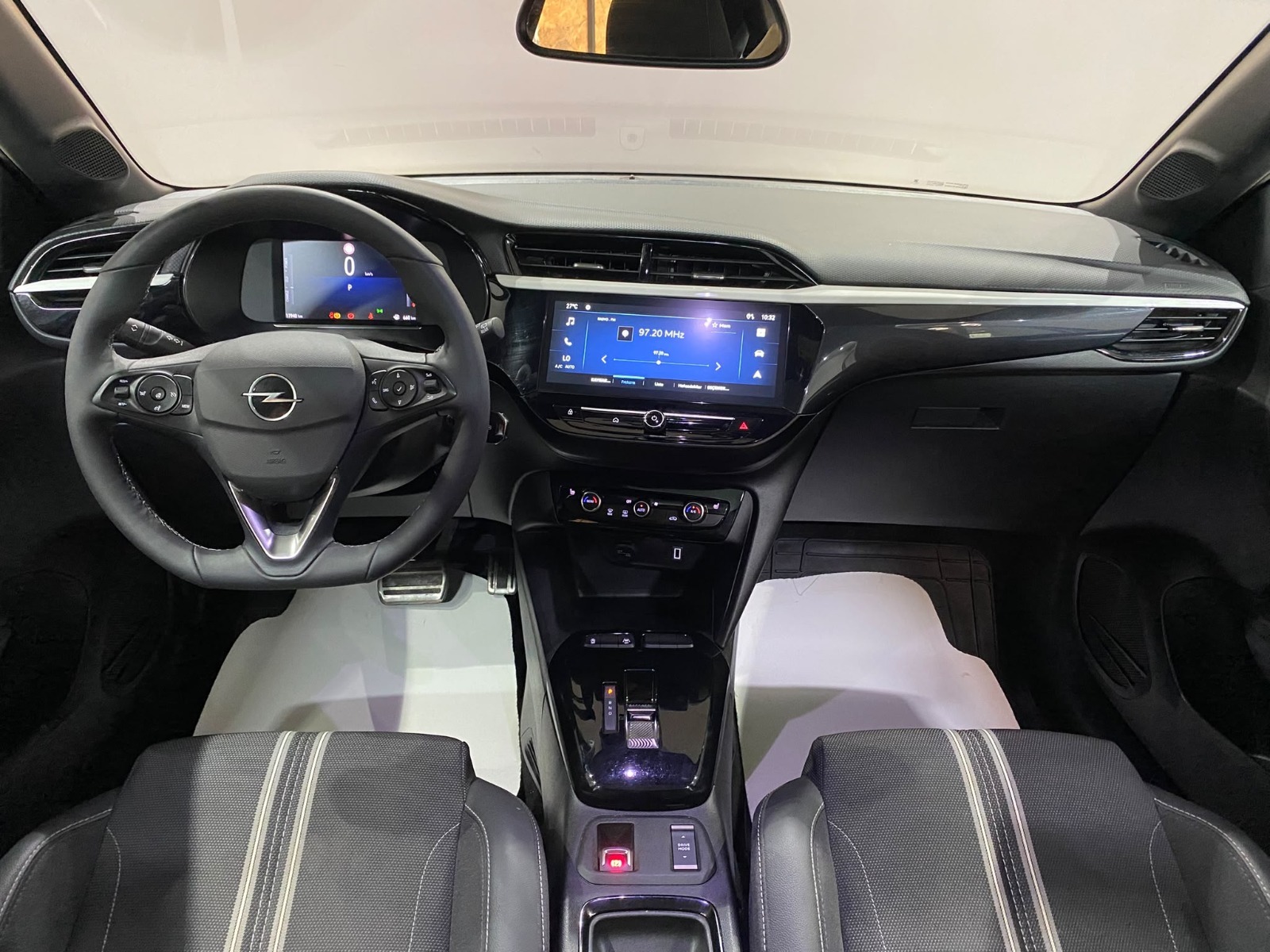 2025 Benzin Otomatik Opel Corsa Kırmızı Gürel Tasarım Aksesuar Otomotiv San. Tic. Ltd. Şti.
