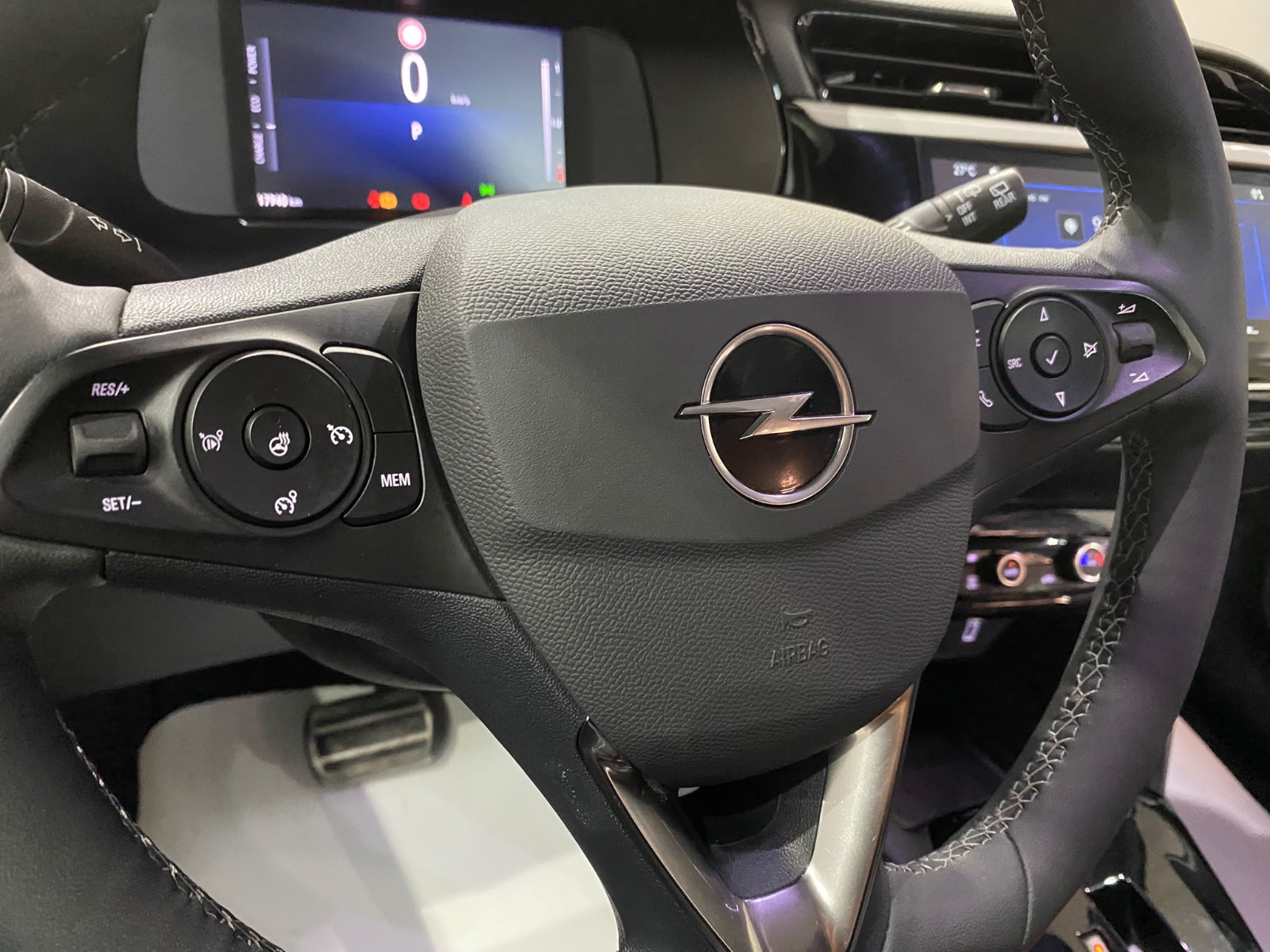 2025 Benzin Otomatik Opel Corsa Kırmızı Gürel Tasarım Aksesuar Otomotiv San. Tic. Ltd. Şti.