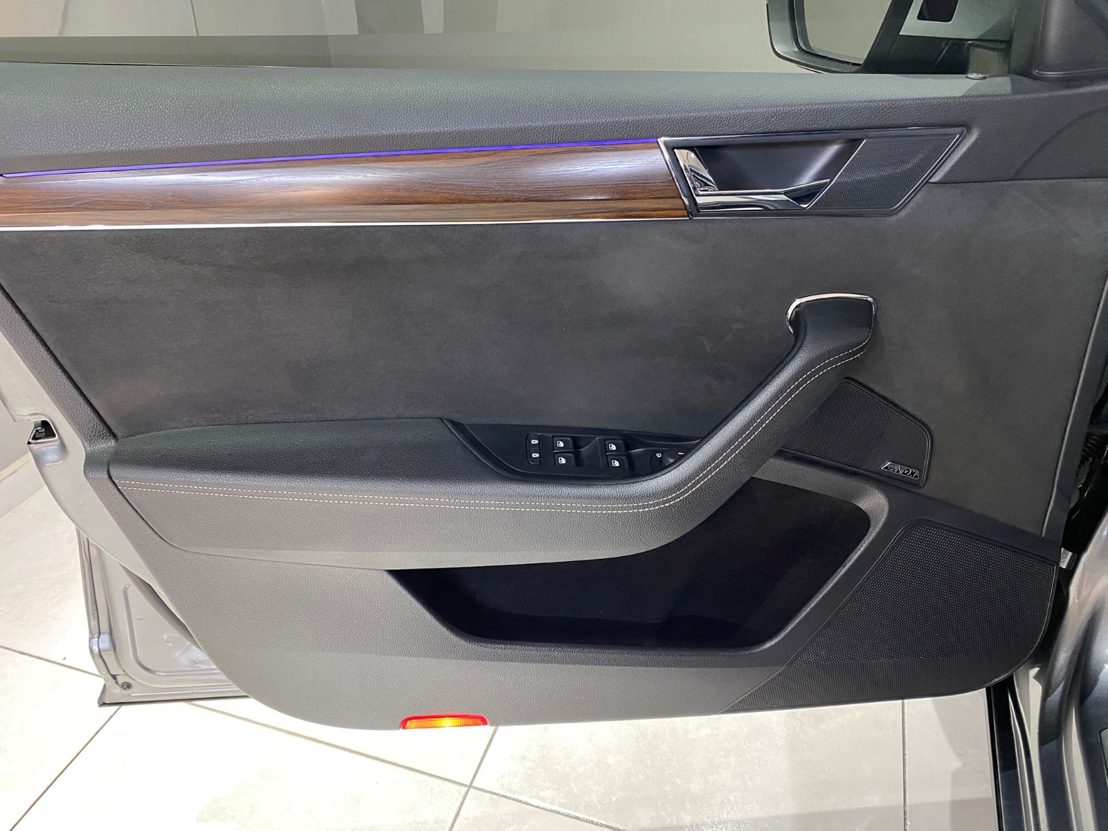 2023 Benzin Otomatik Skoda Superb Gri Gürel Tasarım Aksesuar Otomotiv San. Tic. Ltd. Şti.