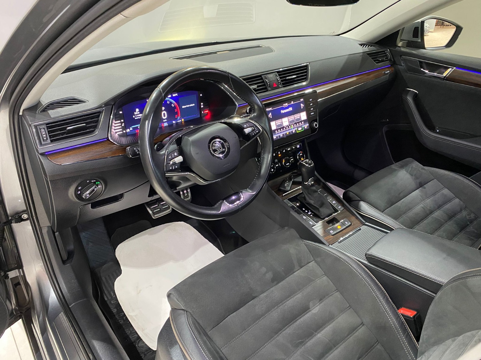 2023 Benzin Otomatik Skoda Superb Gri Gürel Tasarım Aksesuar Otomotiv San. Tic. Ltd. Şti.