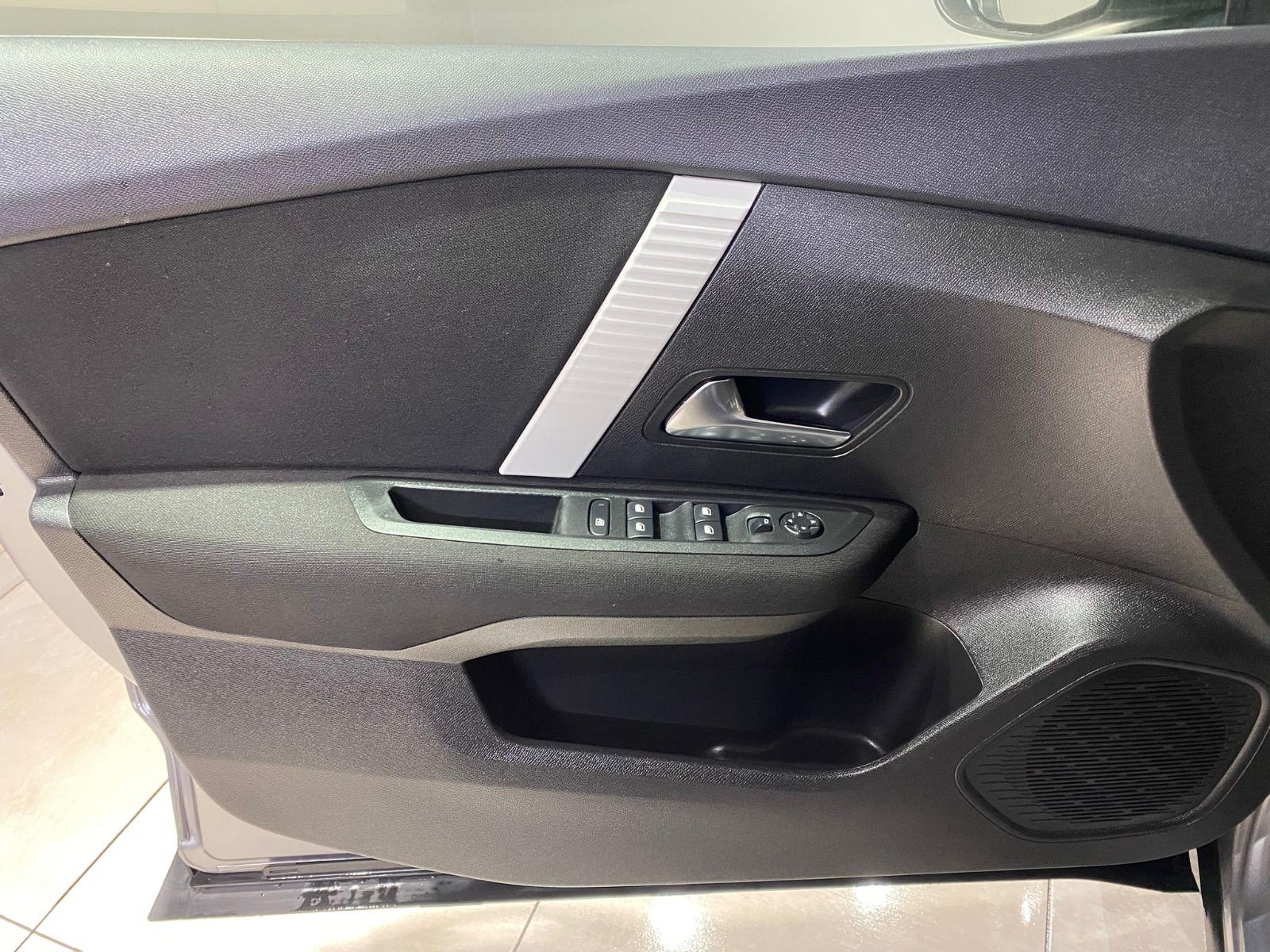 2023 Benzin Otomatik Citroen C4 X Gri Gürel Tasarım Aksesuar Otomotiv San. Tic. Ltd. Şti.