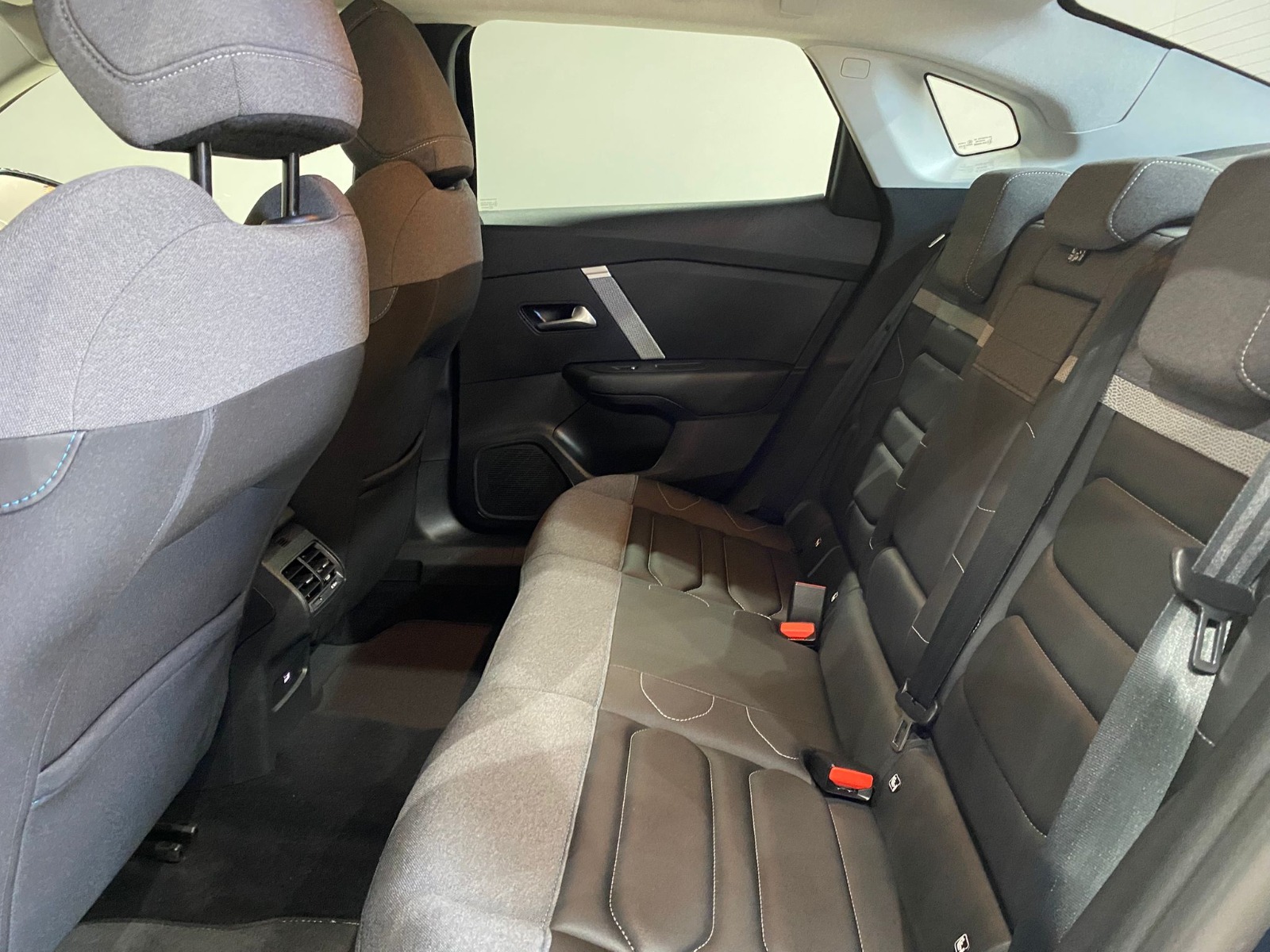 2024 Benzin Otomatik Citroen C4 X Mavi Gürel Tasarım Aksesuar Otomotiv San. Tic. Ltd. Şti.