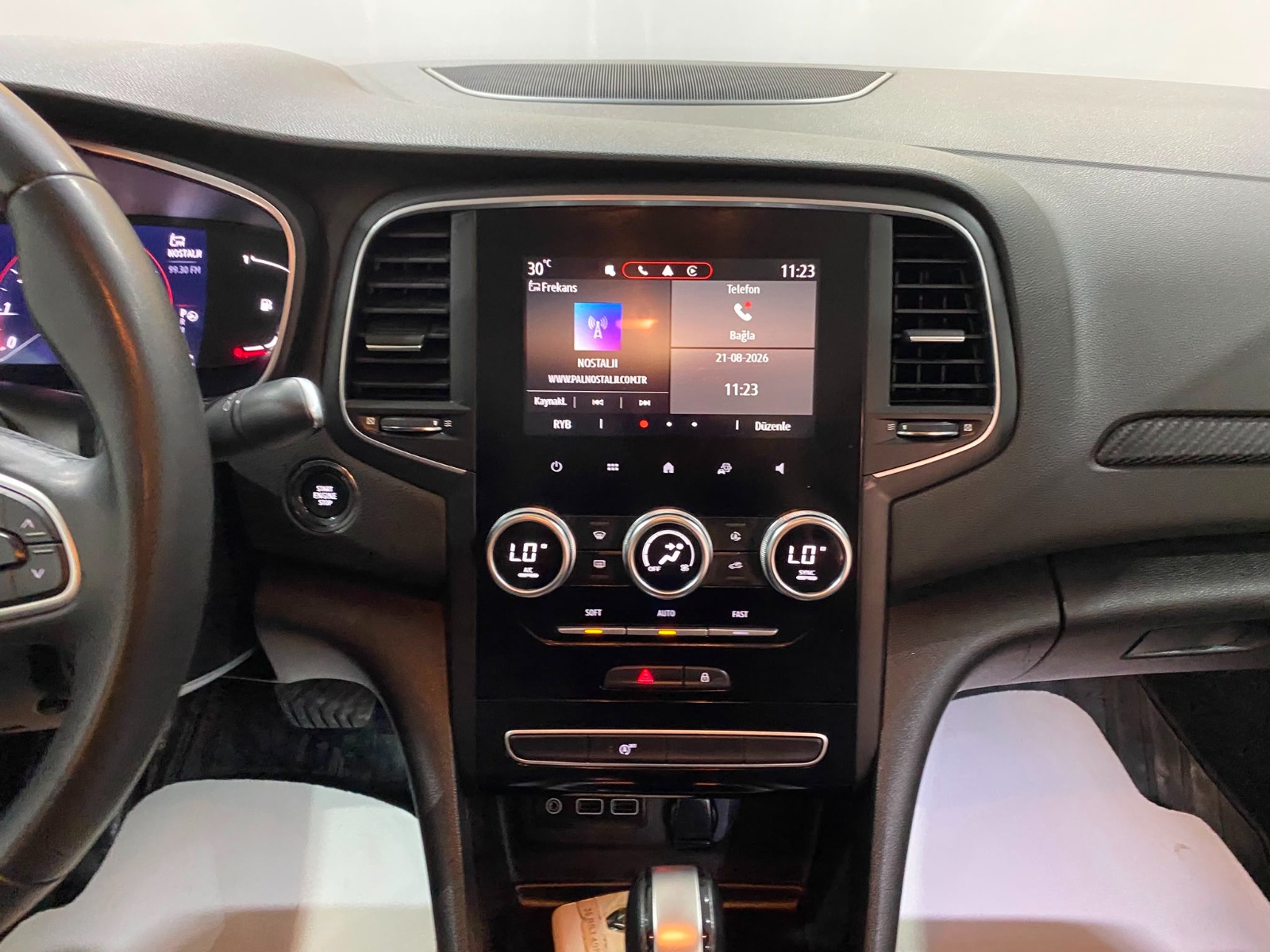 2023 Benzin Otomatik Renault Megane Gri Gürel Tasarım Aksesuar Otomotiv San. Tic. Ltd. Şti.