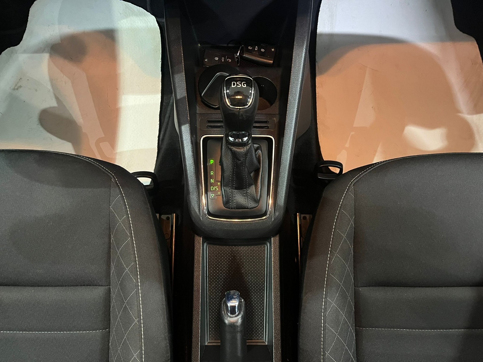 2016 Benzin Otomatik Skoda Fabia Beyaz Gürel Tasarım Aksesuar Otomotiv San. Tic. Ltd. Şti.