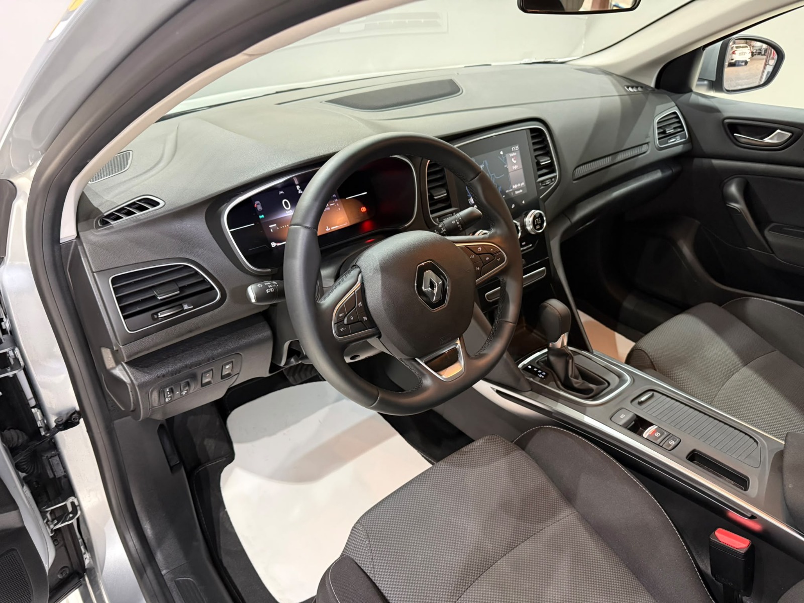 2026 Benzin Otomatik Renault Megane Gri Gürel Tasarım Aksesuar Otomotiv San. Tic. Ltd. Şti.