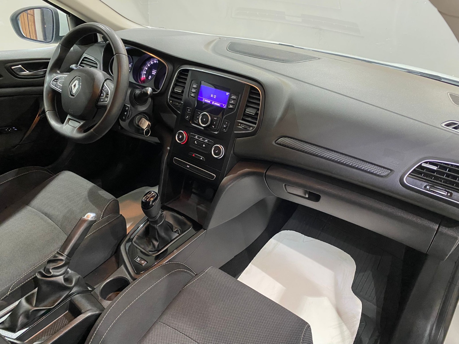 2017 Benzin + LPG Manuel Renault Megane Beyaz Gürel Tasarım Aksesuar Otomotiv San. Tic. Ltd. Şti.