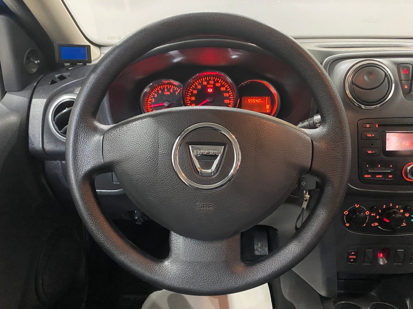 2015 Benzin Manuel Dacia Logan Mavi Gürel Tasarım Aksesuar Otomotiv San. Tic. Ltd. Şti.