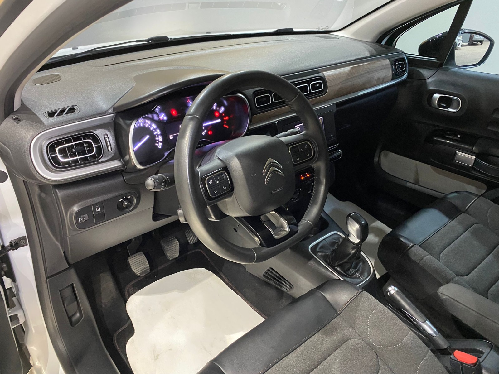 2022 Benzin Manuel Citroen C3 Beyaz Gürel Tasarım Aksesuar Otomotiv San. Tic. Ltd. Şti.
