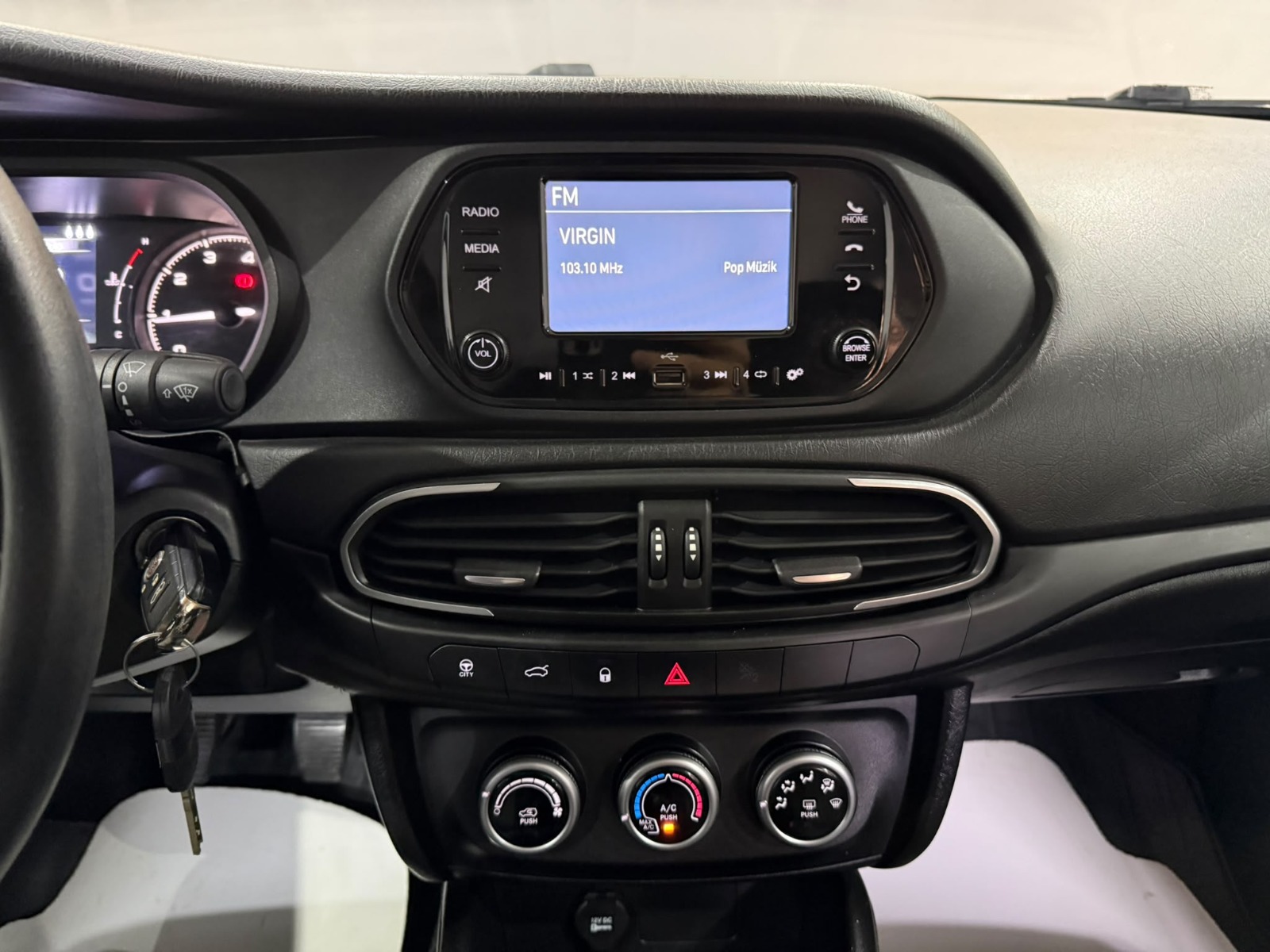 2024 Benzin Manuel Fiat Egea Gri Gürel Tasarım Aksesuar Otomotiv San. Tic. Ltd. Şti.