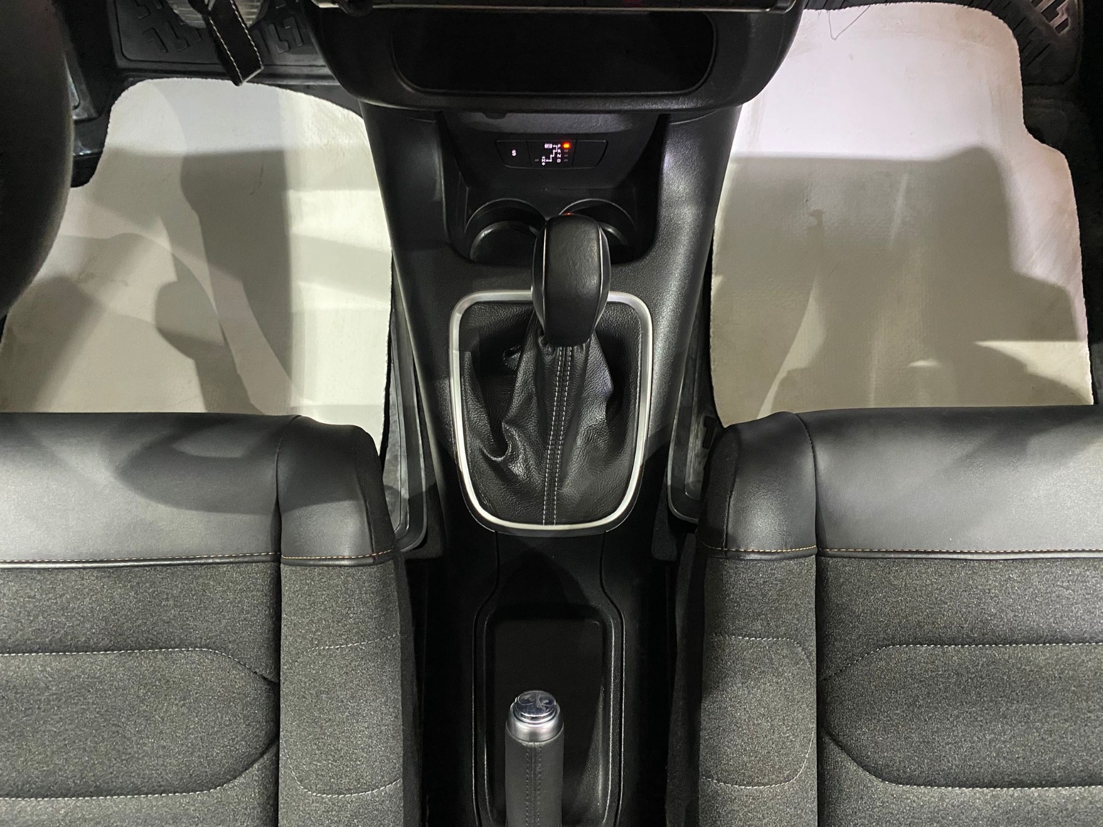 2023 Benzin Otomatik Citroen C3 Gri Gürel Tasarım Aksesuar Otomotiv San. Tic. Ltd. Şti.