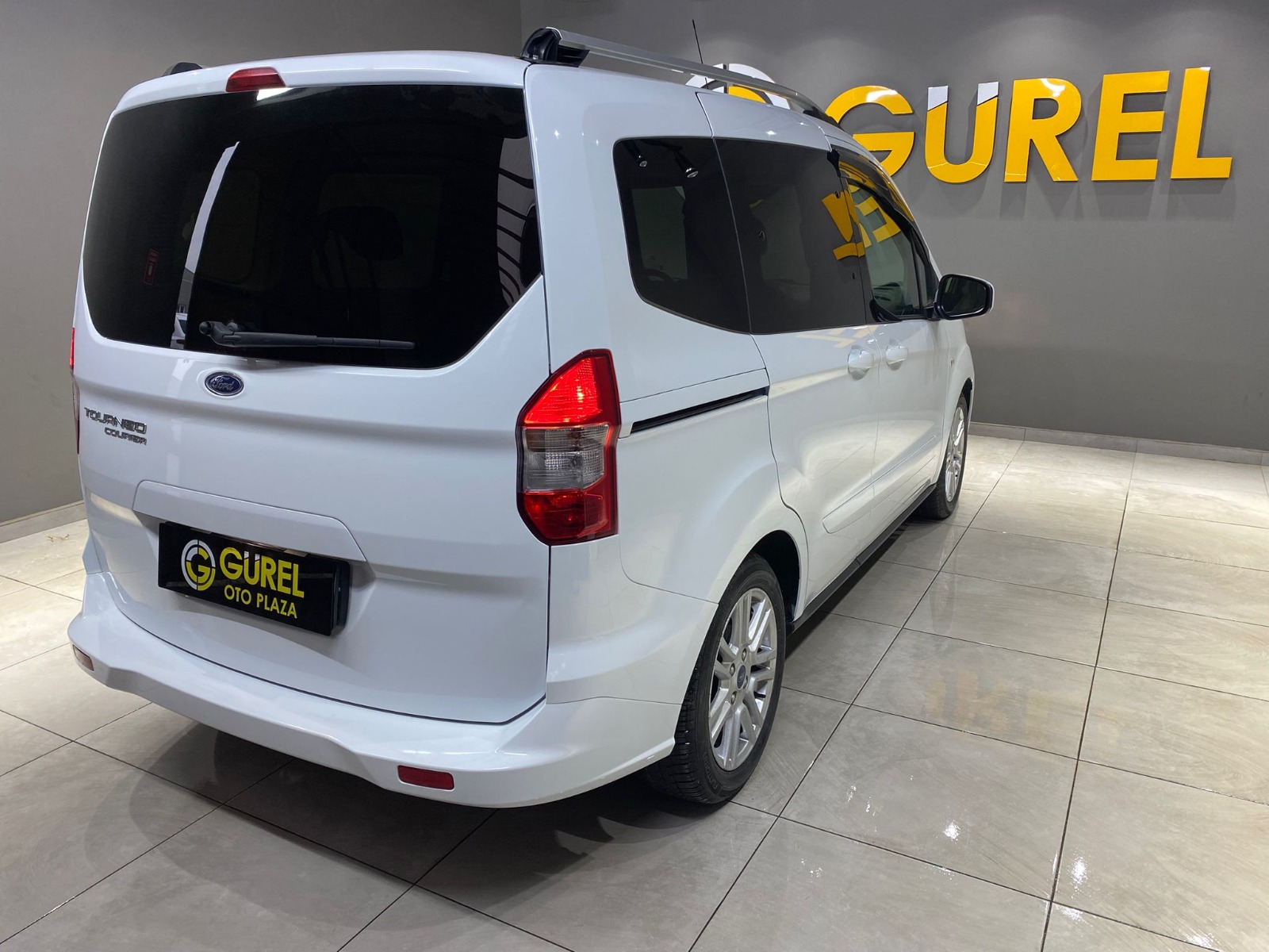 2023 Benzin Manuel Ford Tourneo Courier Beyaz Gürel Tasarım Aksesuar Otomotiv San. Tic. Ltd. Şti.
