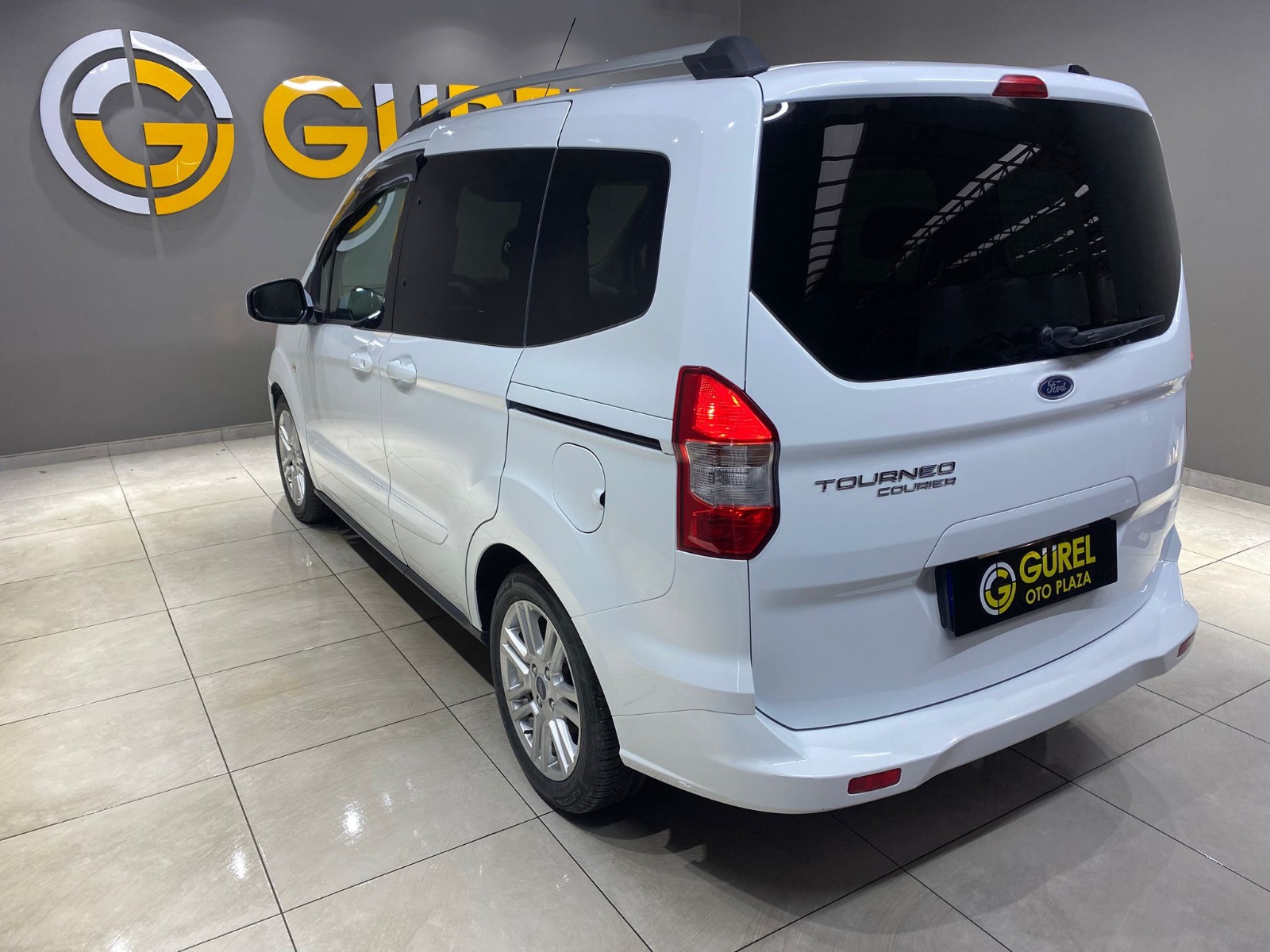 2023 Benzin Manuel Ford Tourneo Courier Beyaz Gürel Tasarım Aksesuar Otomotiv San. Tic. Ltd. Şti.