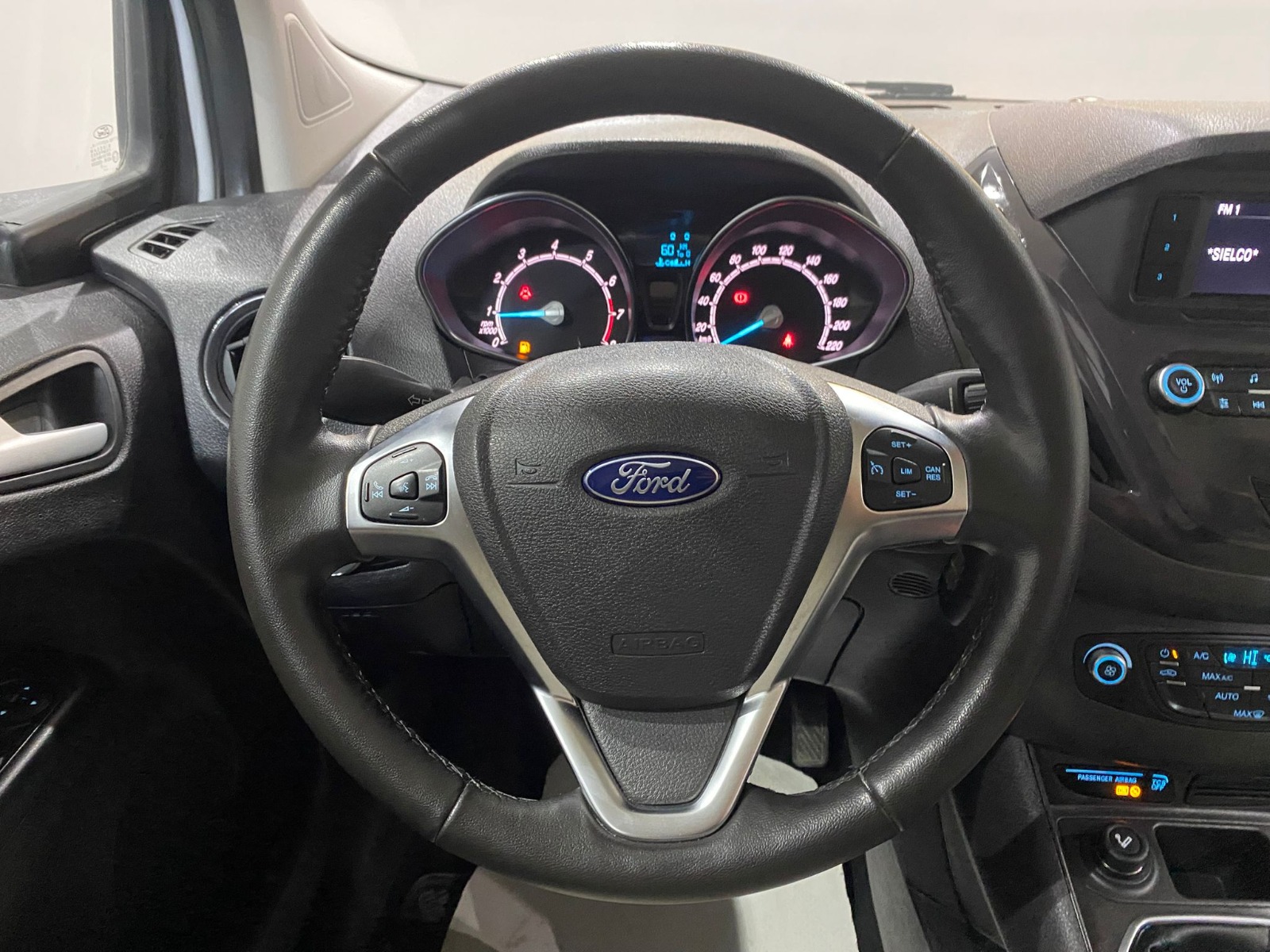 2023 Benzin Manuel Ford Tourneo Courier Beyaz Gürel Tasarım Aksesuar Otomotiv San. Tic. Ltd. Şti.