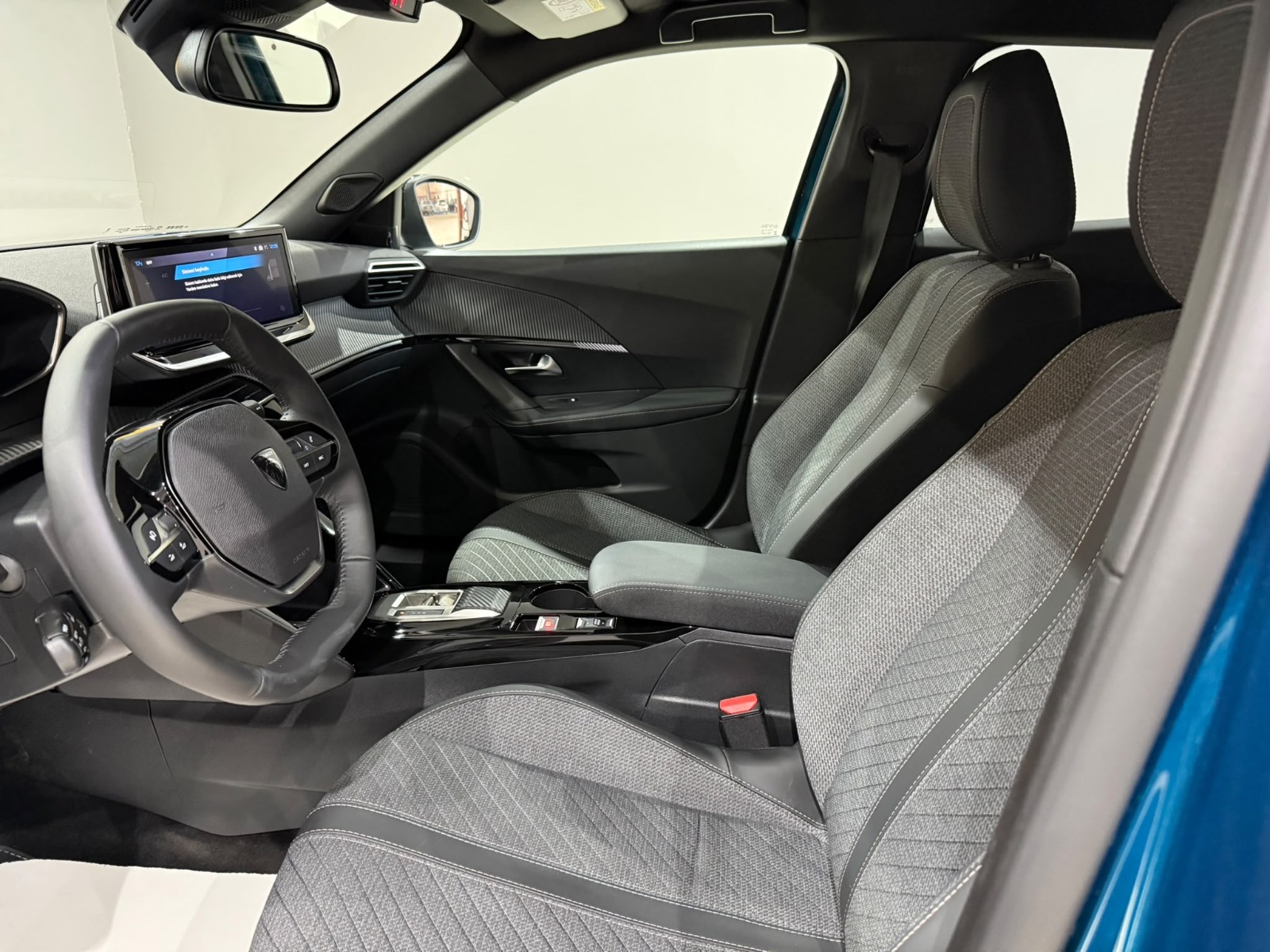 2025 Benzin Otomatik Peugeot 2008 Mavi Gürel Tasarım Aksesuar Otomotiv San. Tic. Ltd. Şti.