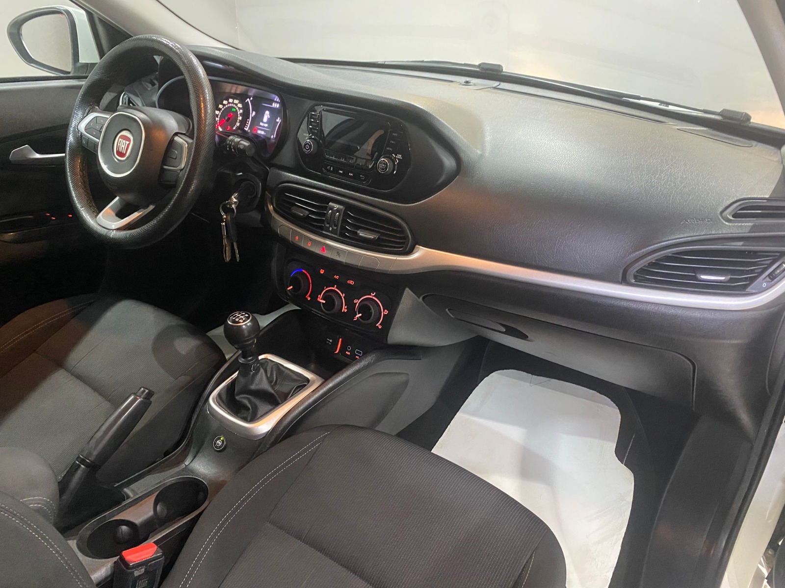 TaksitliOto.Net | 2.El Fiat Egea Hatchback 1.4 16V Fire Easy Plus | Manuel & Benzin | Beyaz | İzmir.2el 2017 Benzin Manuel Fiat Egea Beyaz Gürel Tasarım Aksesuar Otomotiv San. Tic. Ltd. Şti.
