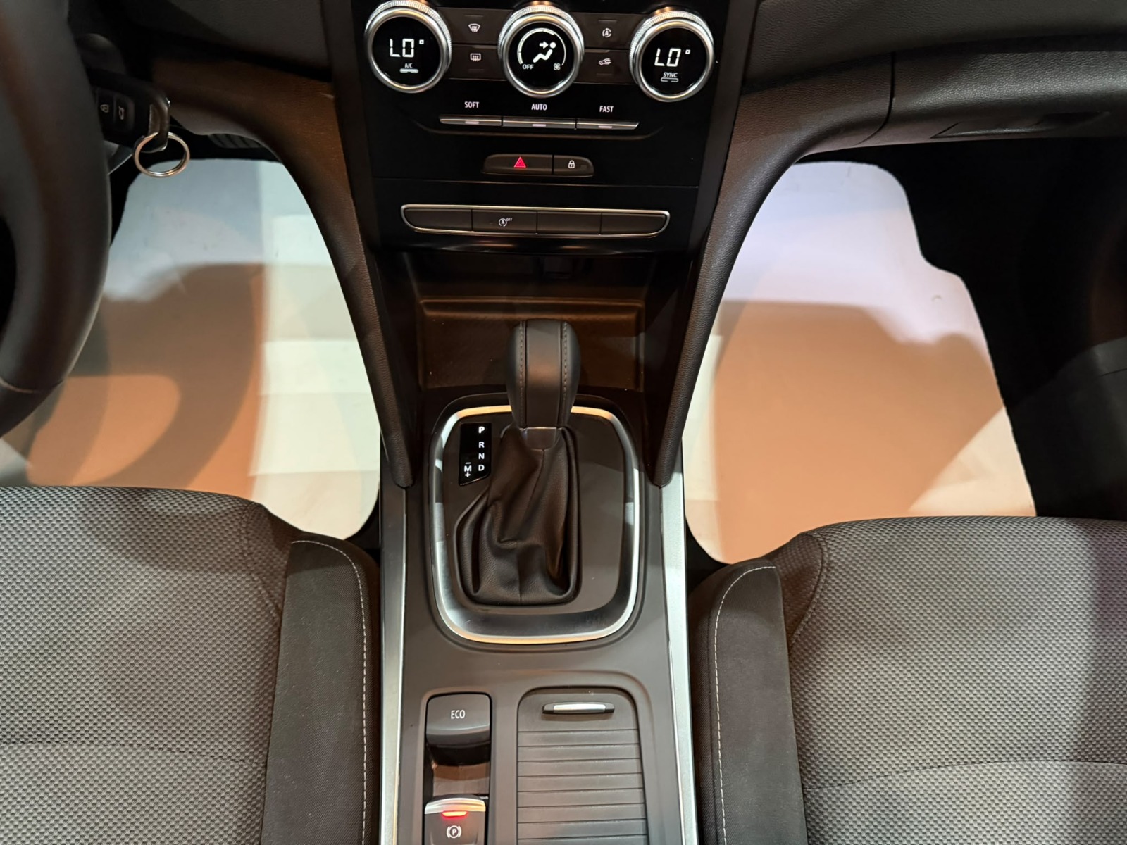 2026 Benzin Otomatik Renault Megane Gri Gürel Tasarım Aksesuar Otomotiv San. Tic. Ltd. Şti.