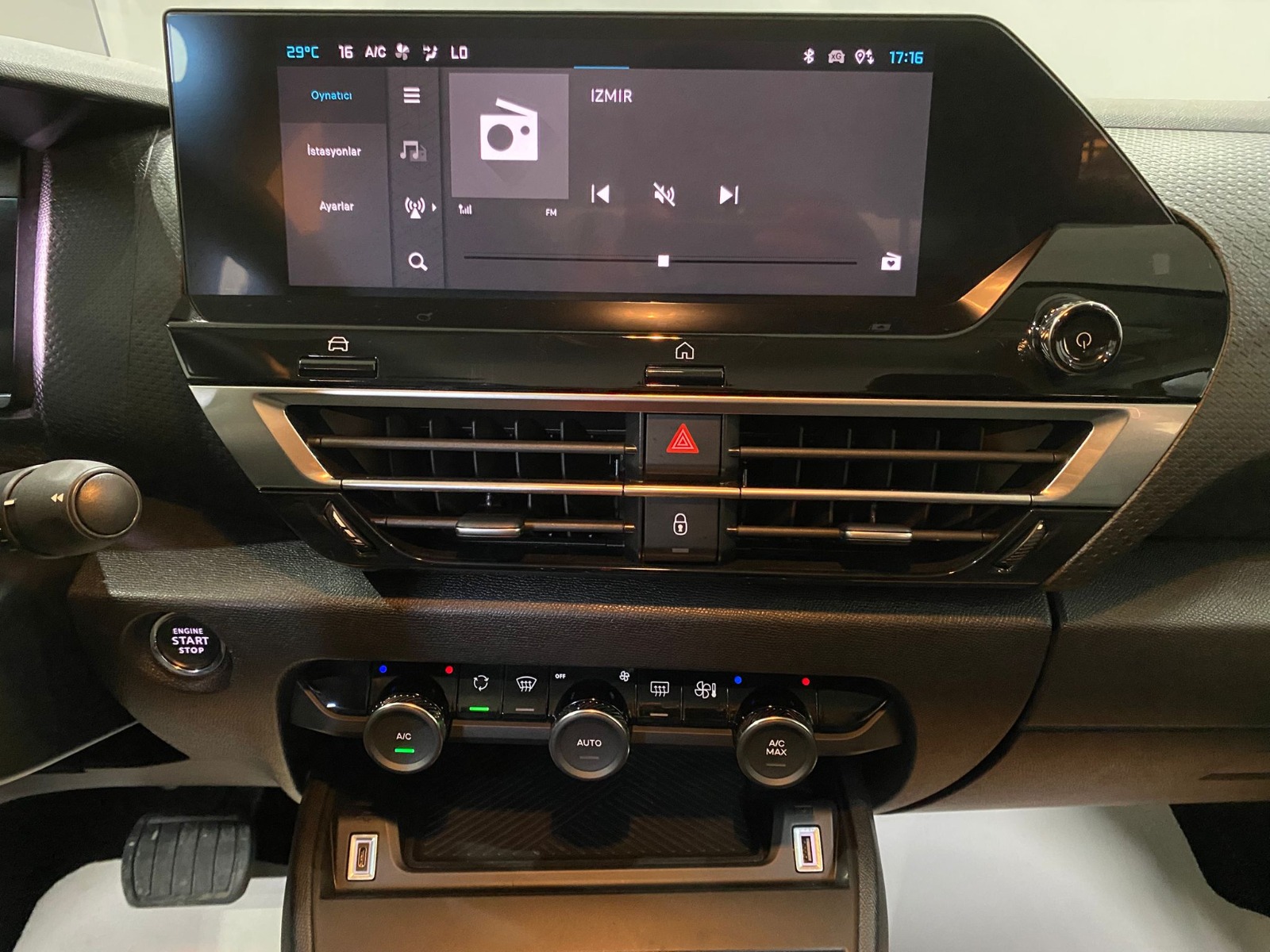 2024 Benzin Otomatik Citroen C4 X Siyah Gürel Tasarım Aksesuar Otomotiv San. Tic. Ltd. Şti.