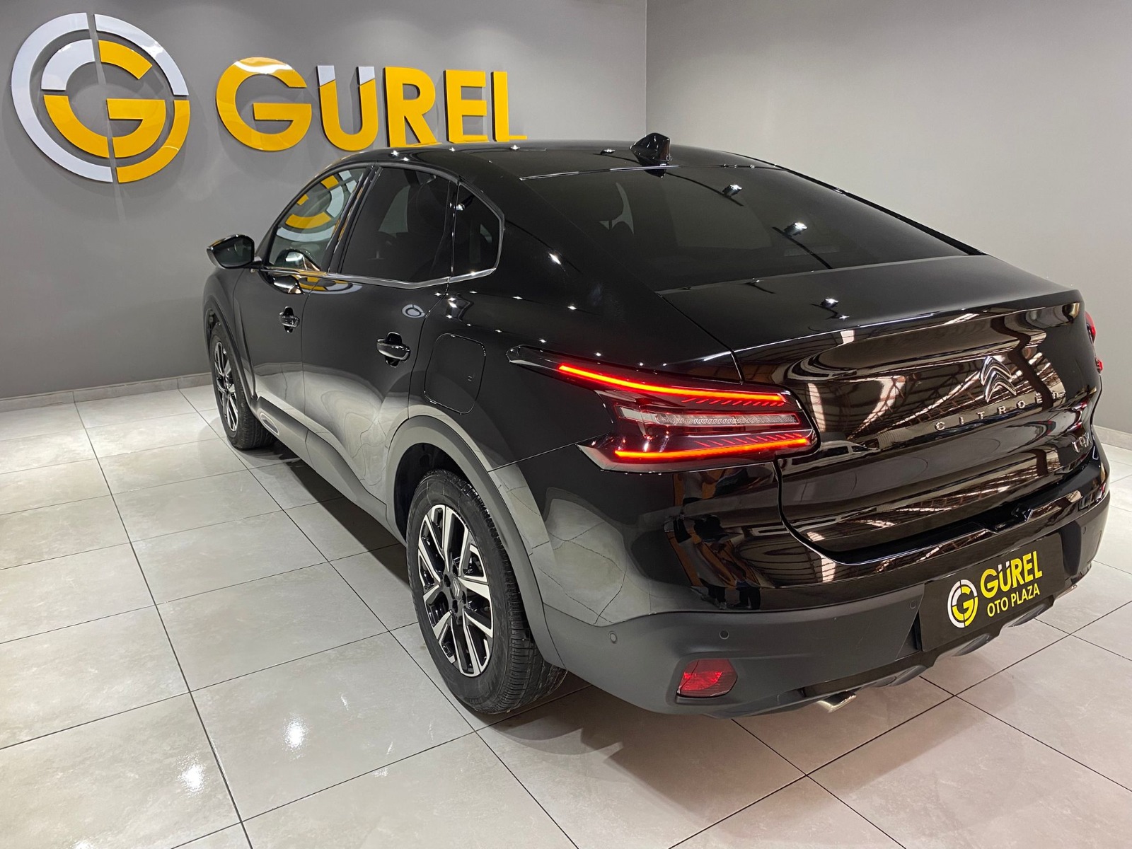 2024 Benzin Otomatik Citroen C4 X Siyah Gürel Tasarım Aksesuar Otomotiv San. Tic. Ltd. Şti.